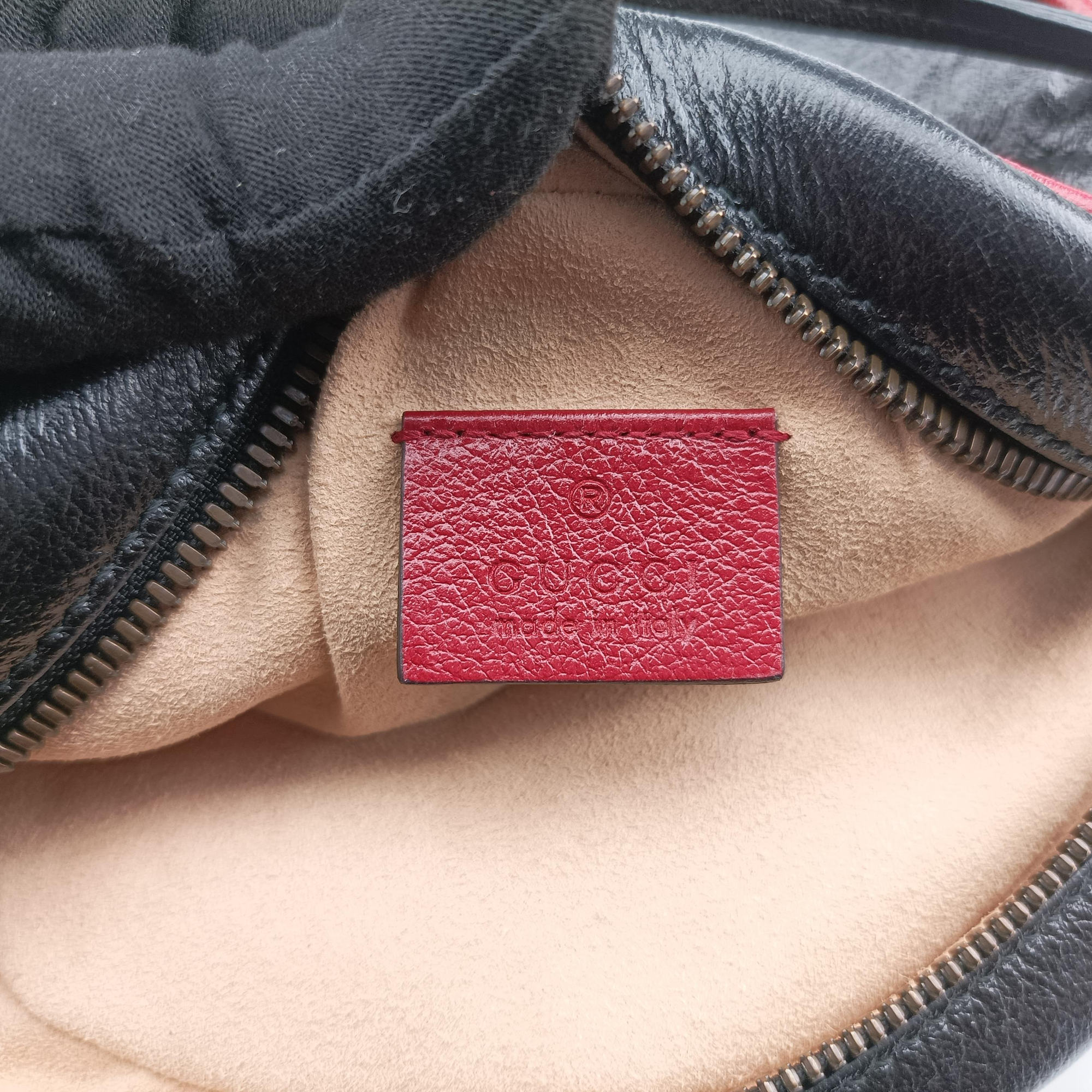Pre-owned Gucci GG Marmont Black×Red Leather 550154 shoulderbag | stylenewstar