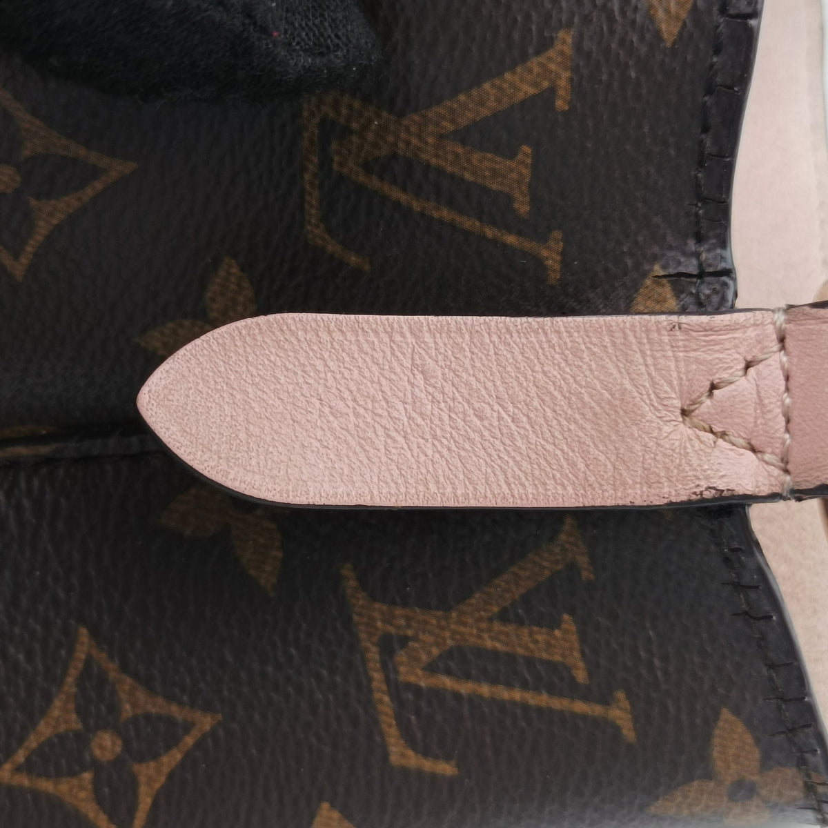 Pre-owned Louis Vuitton NeoNoe BROWN×Rose Poodle Monogram Canvas M44022 shoulderbag | stylenewstar