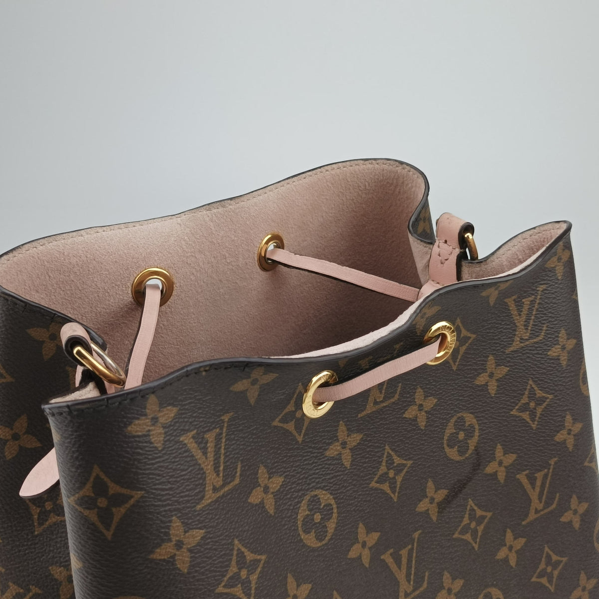 Pre-owned Louis Vuitton NeoNoe BROWN×Rose Poodle Monogram Canvas M44022 shoulderbag | stylenewstar