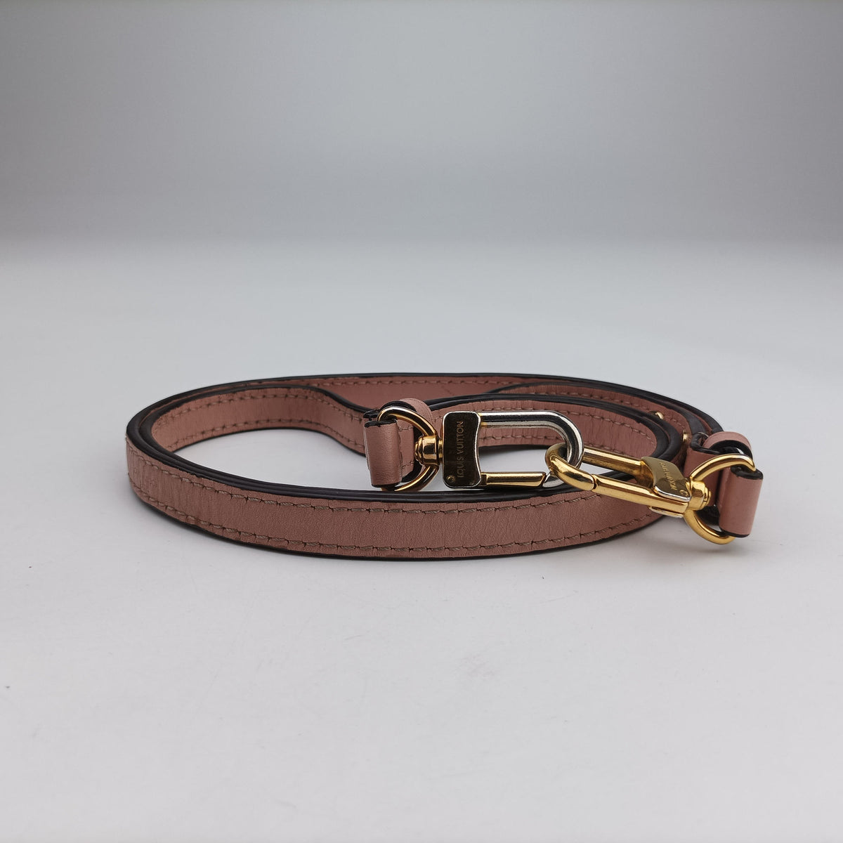 Pre-owned Louis Vuitton NeoNoe BROWN×Rose Poodle Monogram Canvas M44022 shoulderbag | stylenewstar
