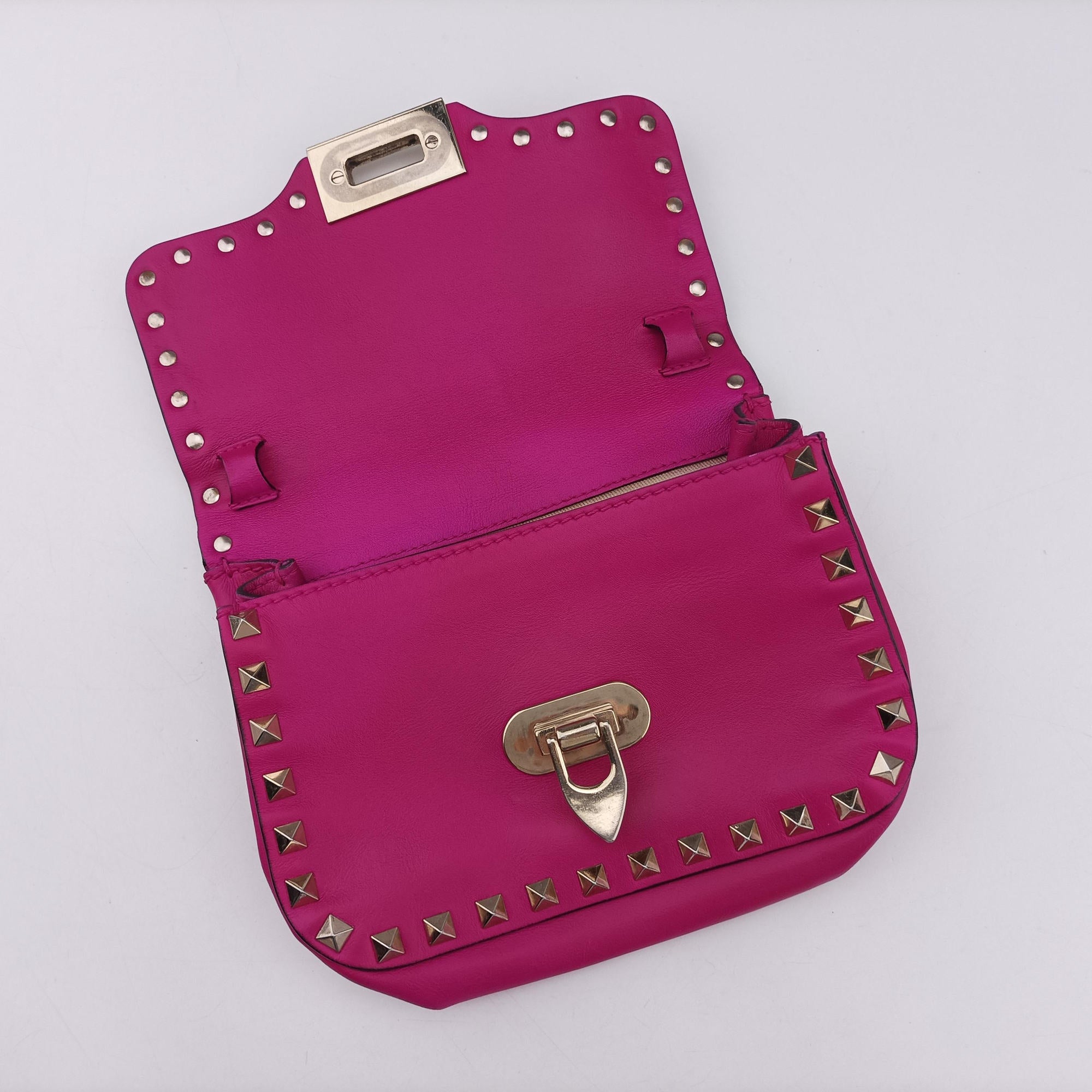 Pre-owned Valentino Rockstud purple Leather  shoulderbag | stylenewstar