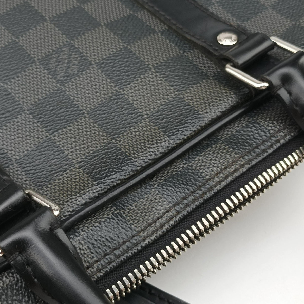 Pre-owned Louis Vuitton Porte Documents Voyage Noir Damier Graphite N41125 handbag | stylenewstar