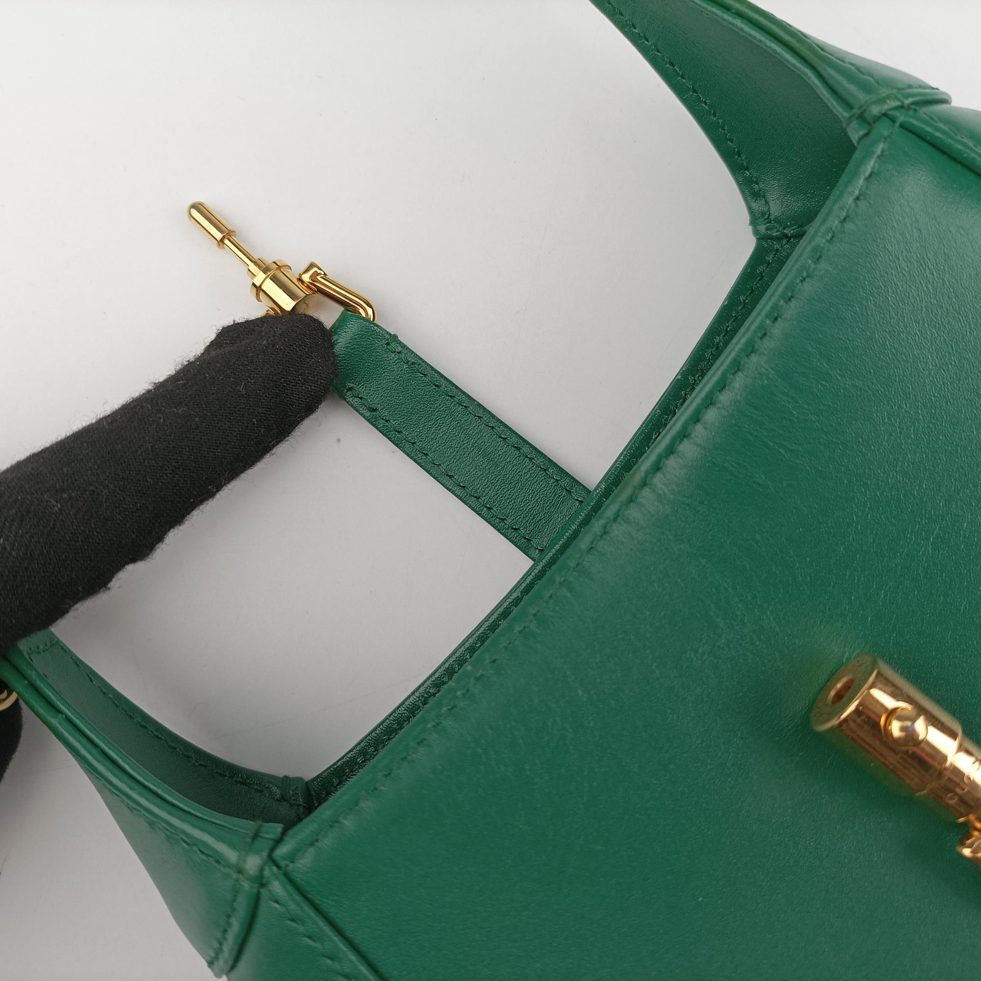 Secondhand Gucci JACKIE 1961 Green Leather 637091 shoulderbag | stylenewstar