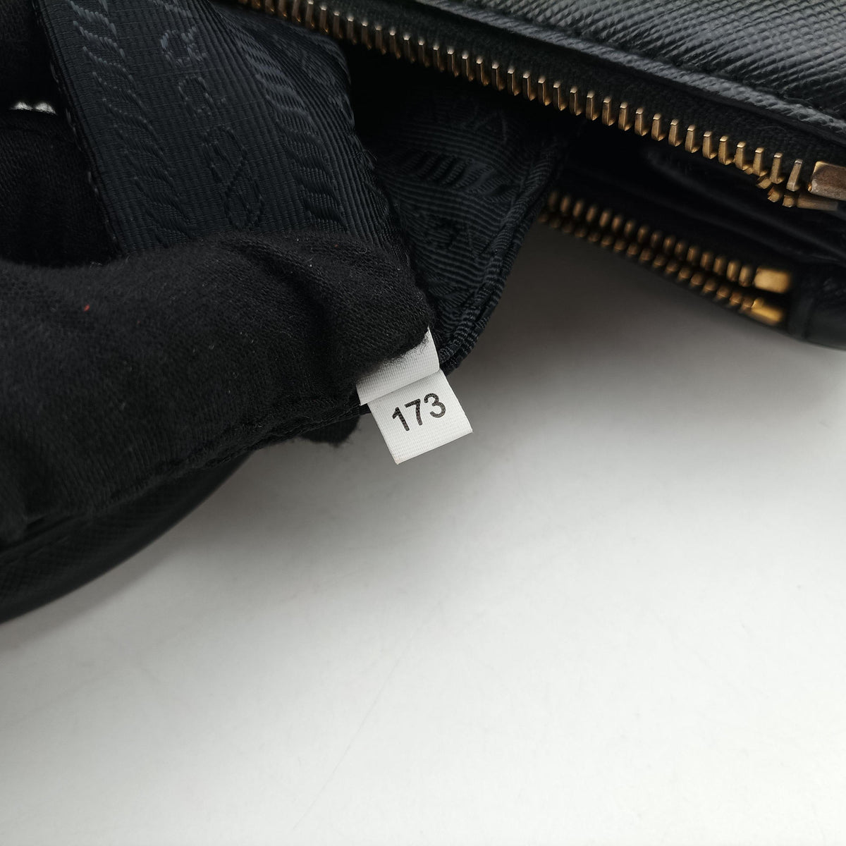 Vintage Prada Galleria Black SAFFIANO Leather BN2274 handbag | stylenewstar