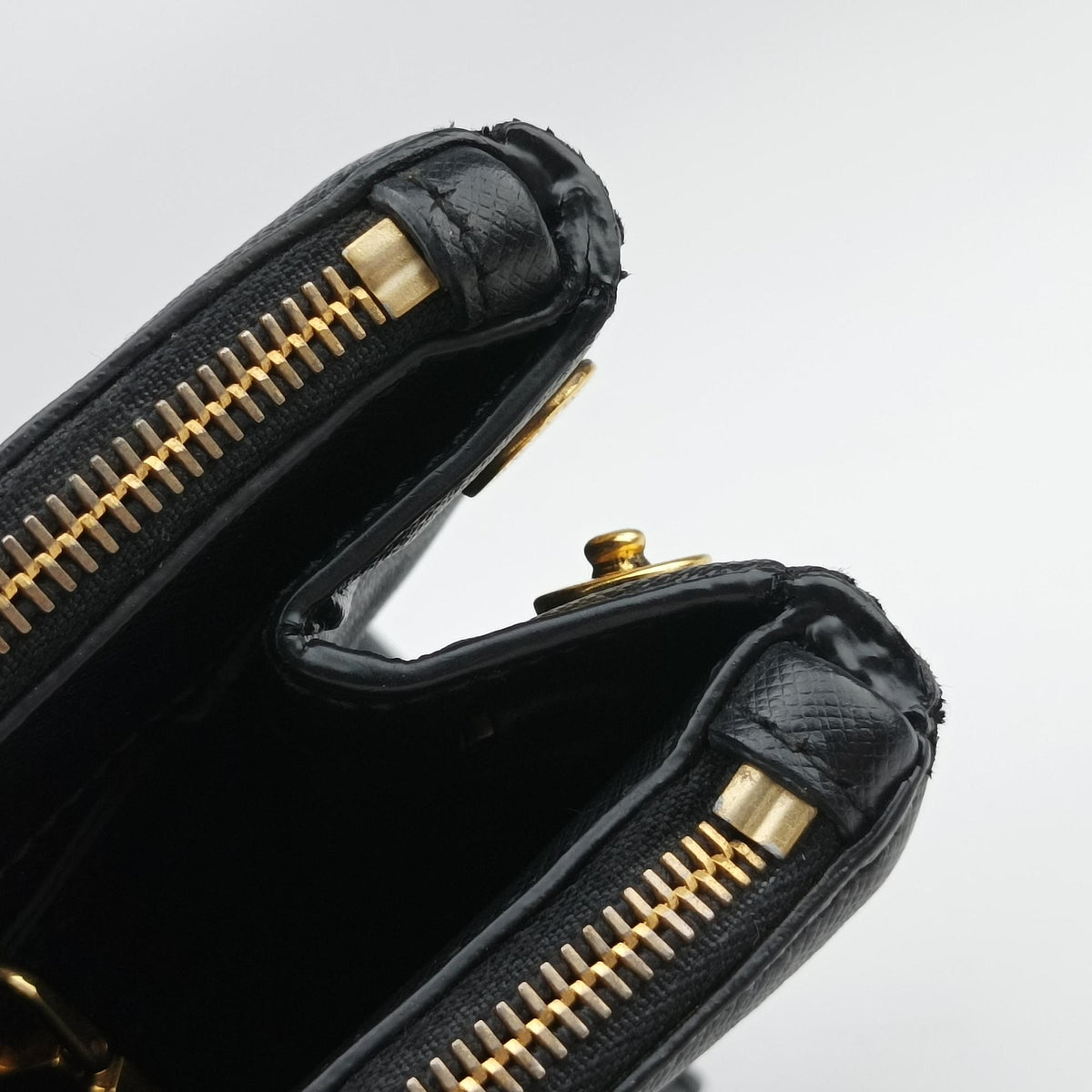 Vintage Prada Galleria Black SAFFIANO Leather BN2274 handbag | stylenewstar