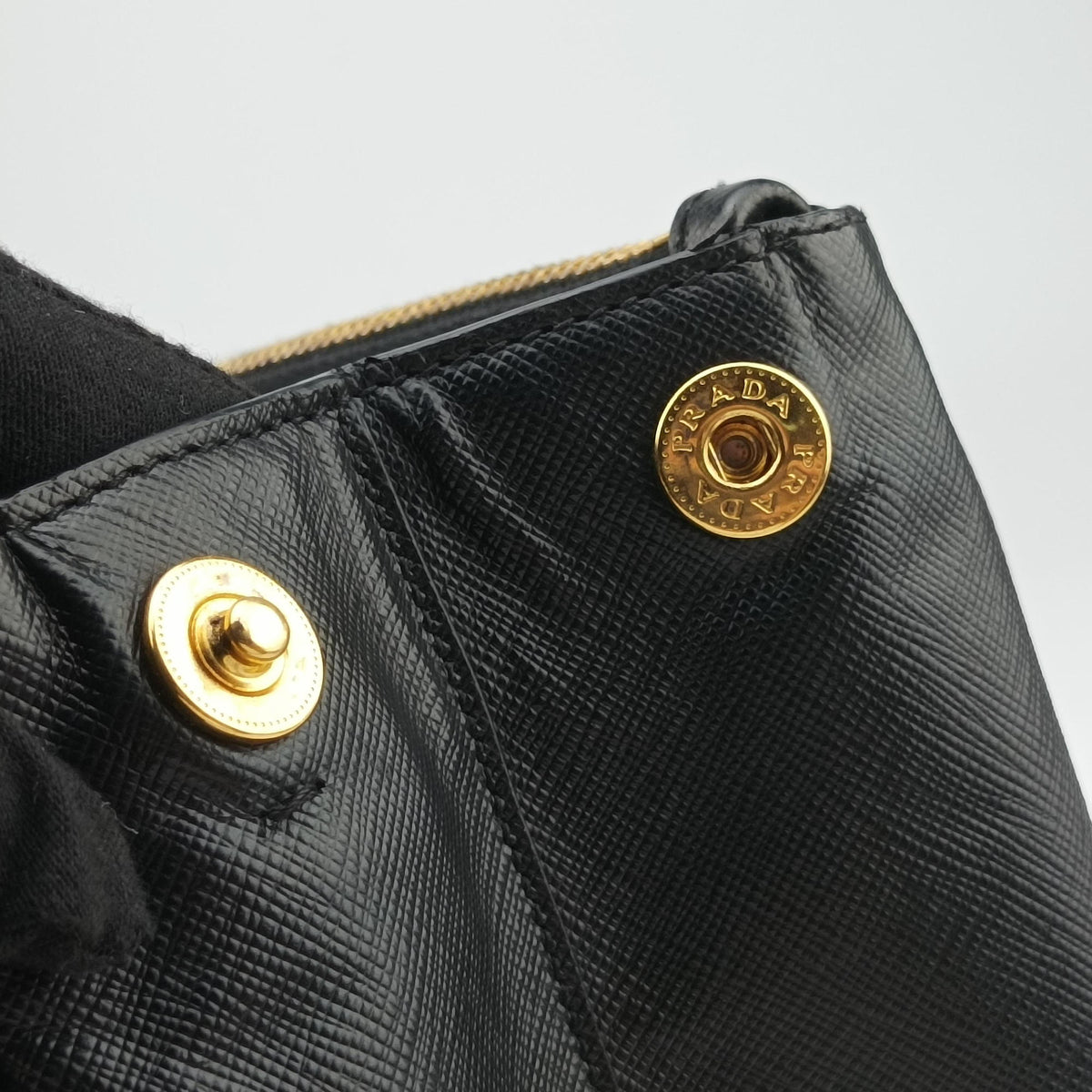 Vintage Prada Galleria Black SAFFIANO Leather BN2274 handbag | stylenewstar
