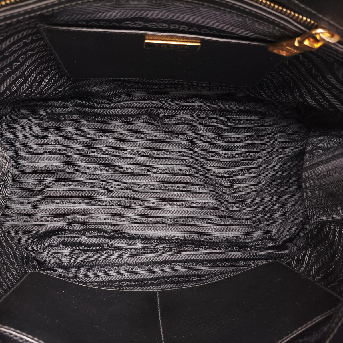 Vintage Prada Galleria Black SAFFIANO Leather BN2274 handbag | stylenewstar