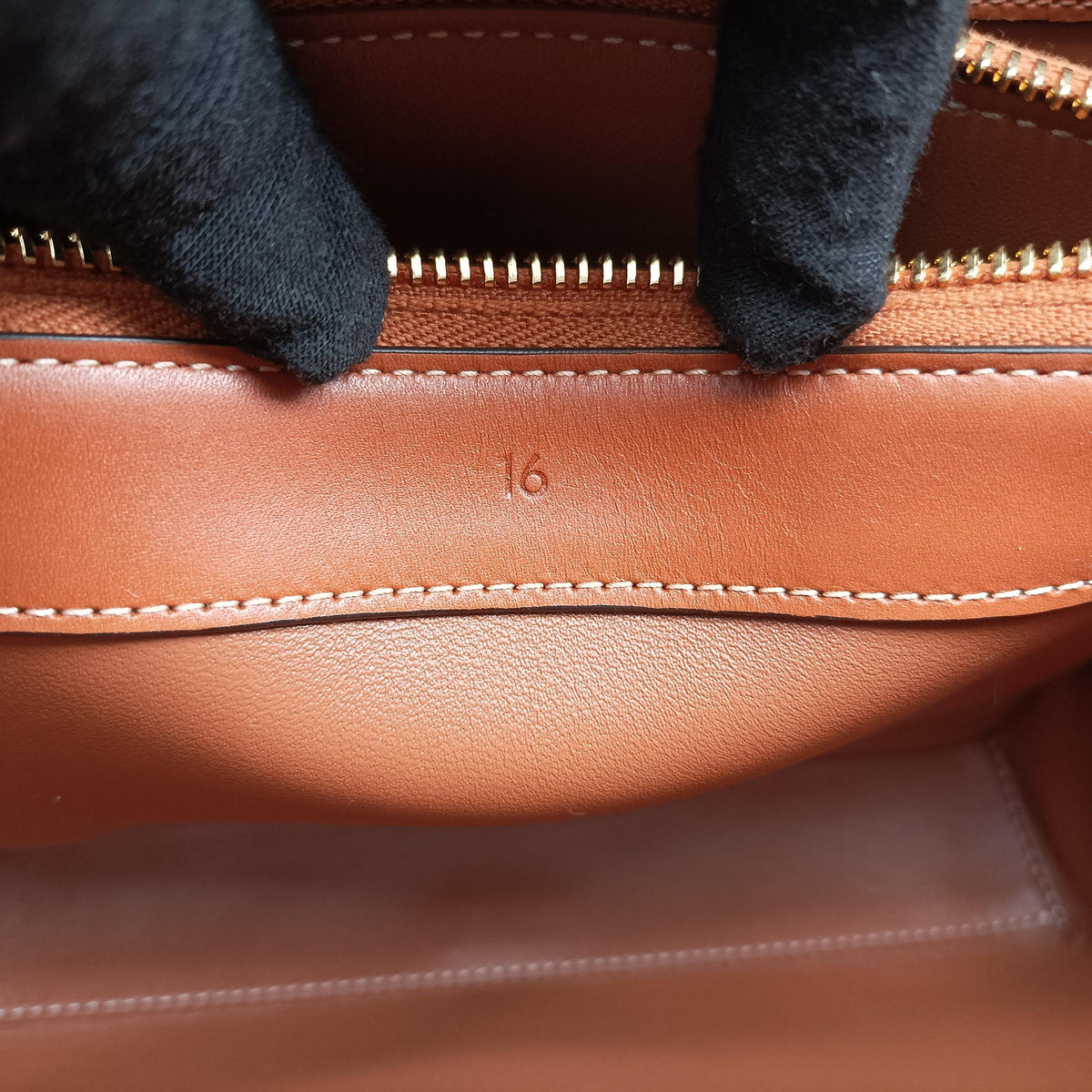 Pre-owned Celine 16 Mini Bag Brown Calfskin 188003 shoulderbag | stylenewstar