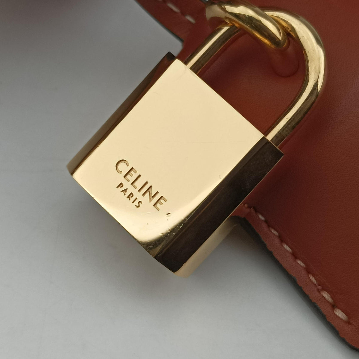 Pre-owned Celine 16 Mini Bag Brown Calfskin 188003 shoulderbag | stylenewstar