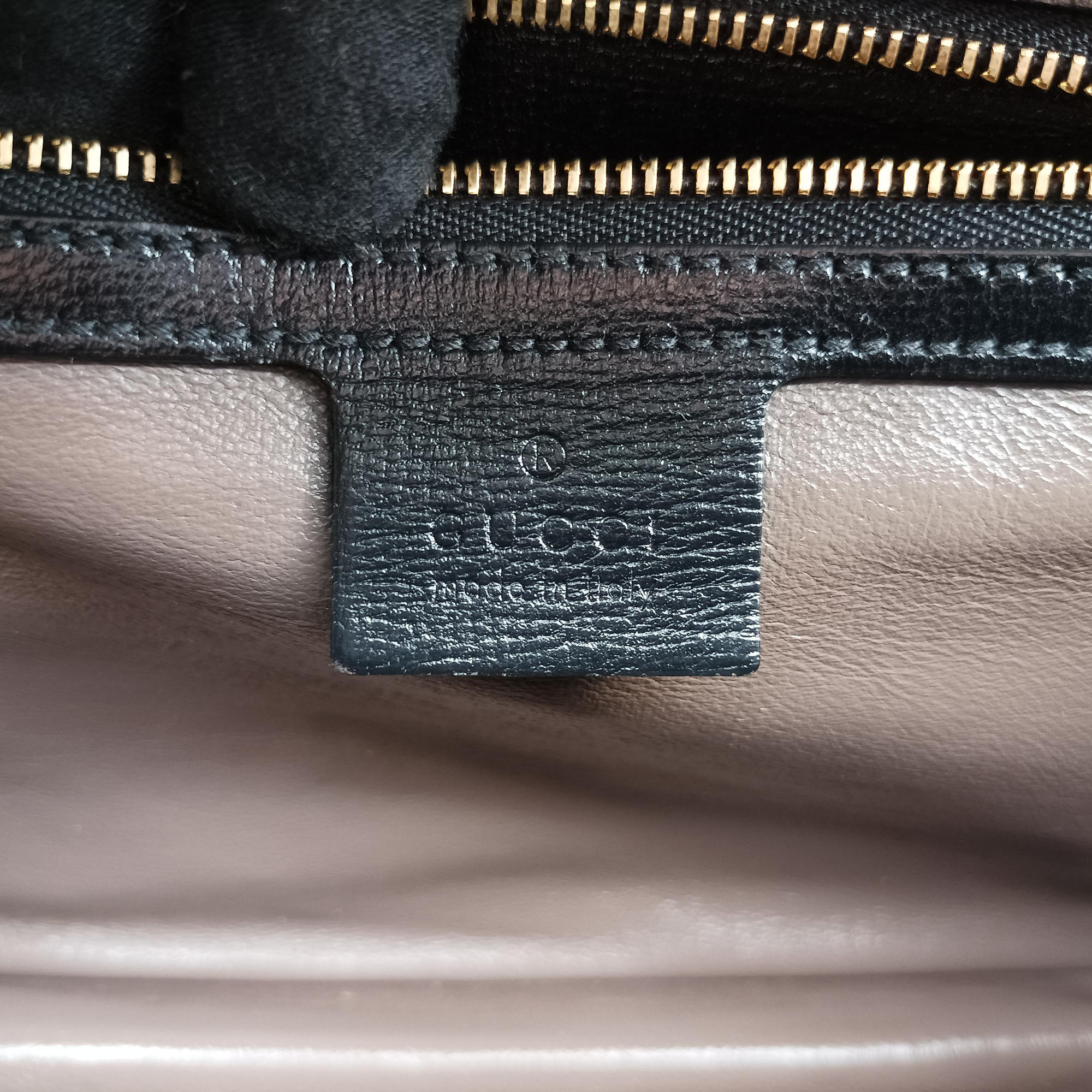 Pre-owned Gucci Sylvie 1969 Black Leather 602781 shoulderbag | stylenewstar