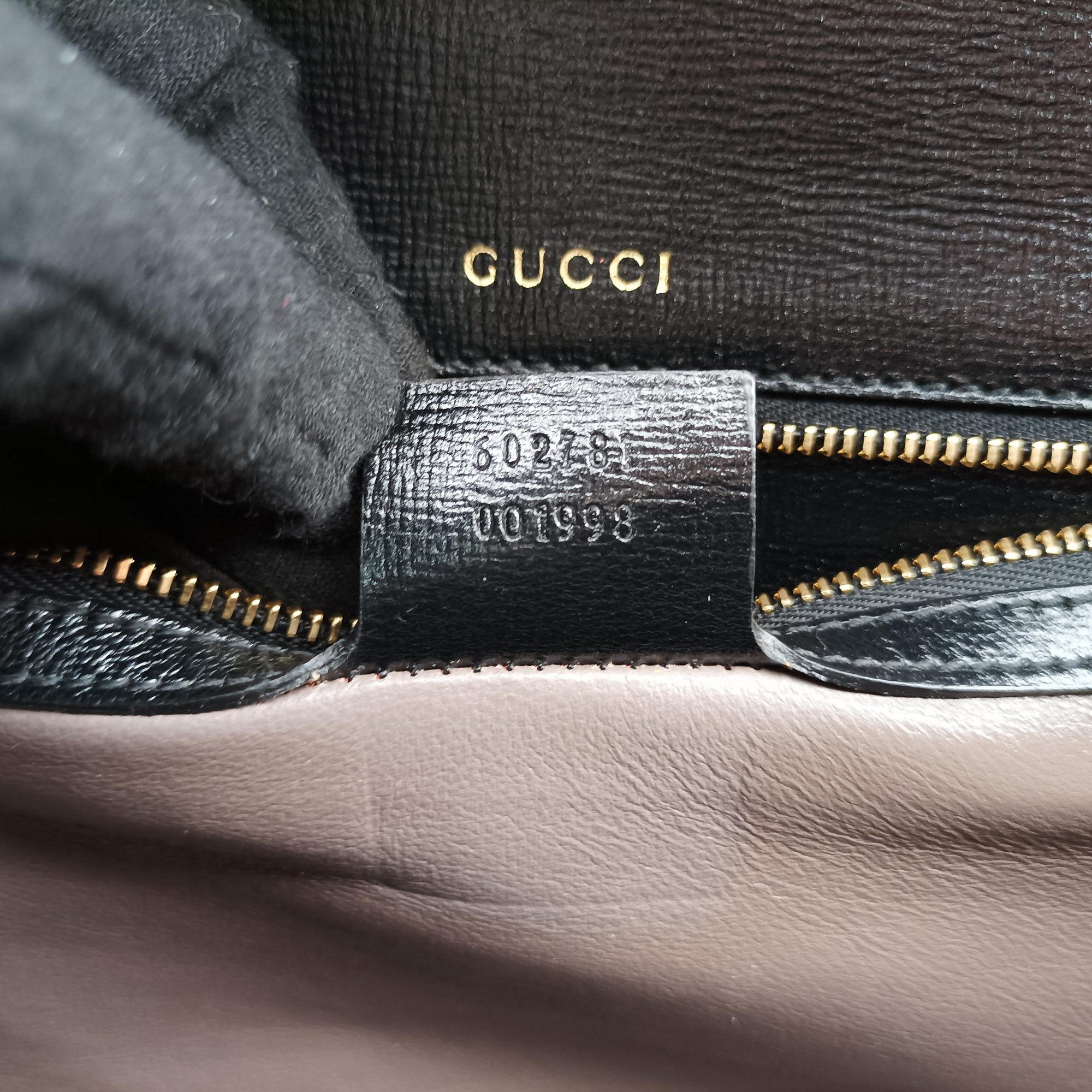 Pre-owned Gucci Sylvie 1969 Black Leather 602781 shoulderbag | stylenewstar