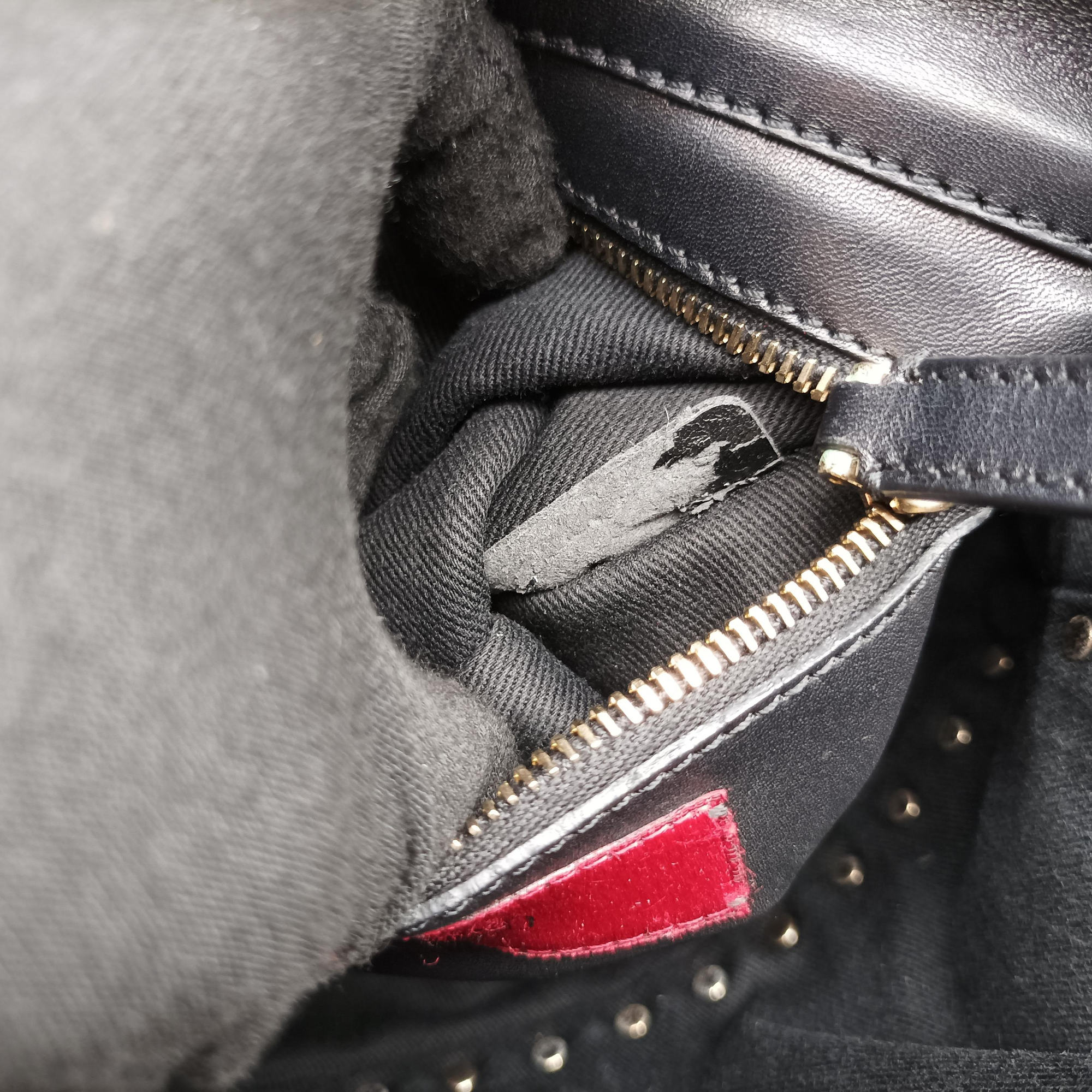 Pre-owned Valentino Rockstud Black Leather  shoulderbag | stylenewstar