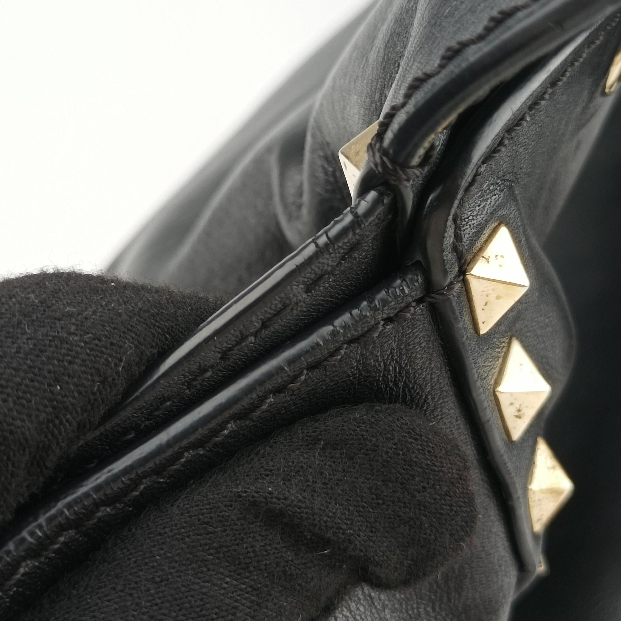 Pre-owned Valentino Rockstud Black Leather  shoulderbag | stylenewstar