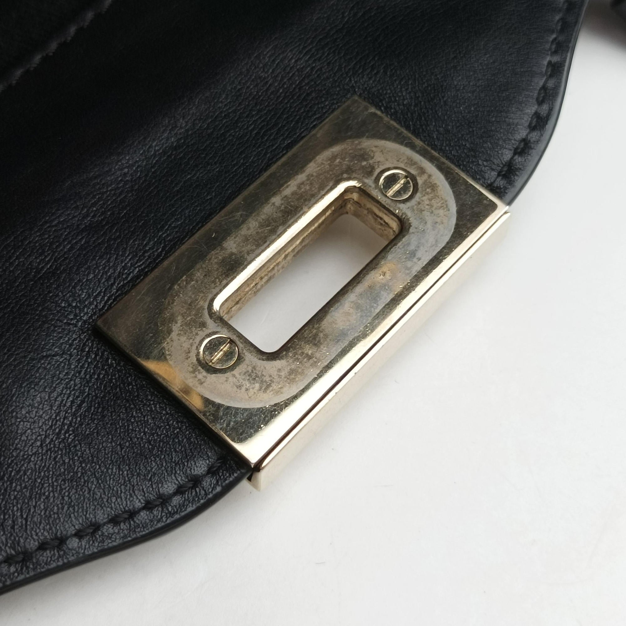 Pre-owned Valentino Rockstud Black Leather  shoulderbag | stylenewstar