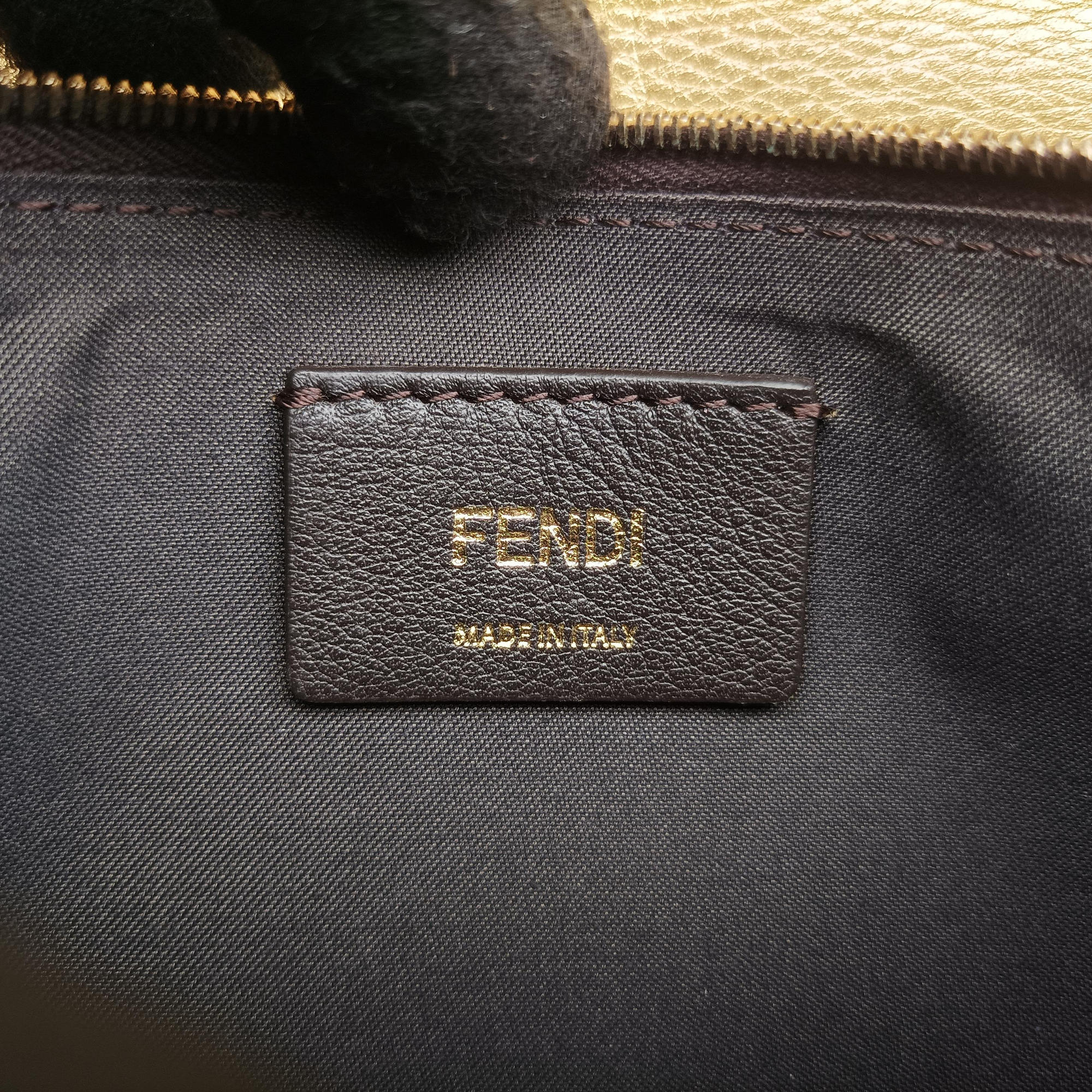 Pre-owned Fendi F is Golden Leather 8BS006 shoulderbag | stylenewstar