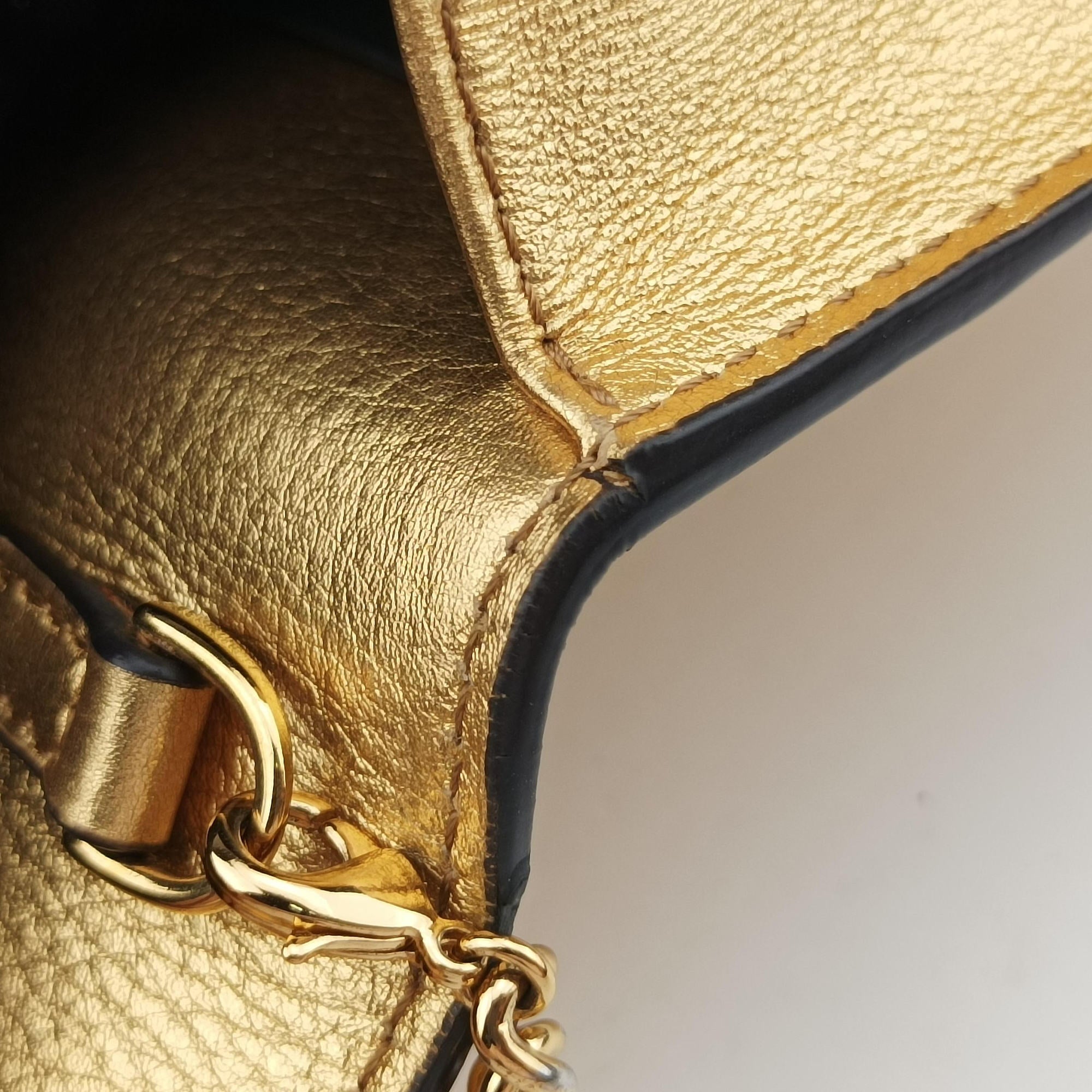 Pre-owned Fendi F is Golden Leather 8BS006 shoulderbag | stylenewstar