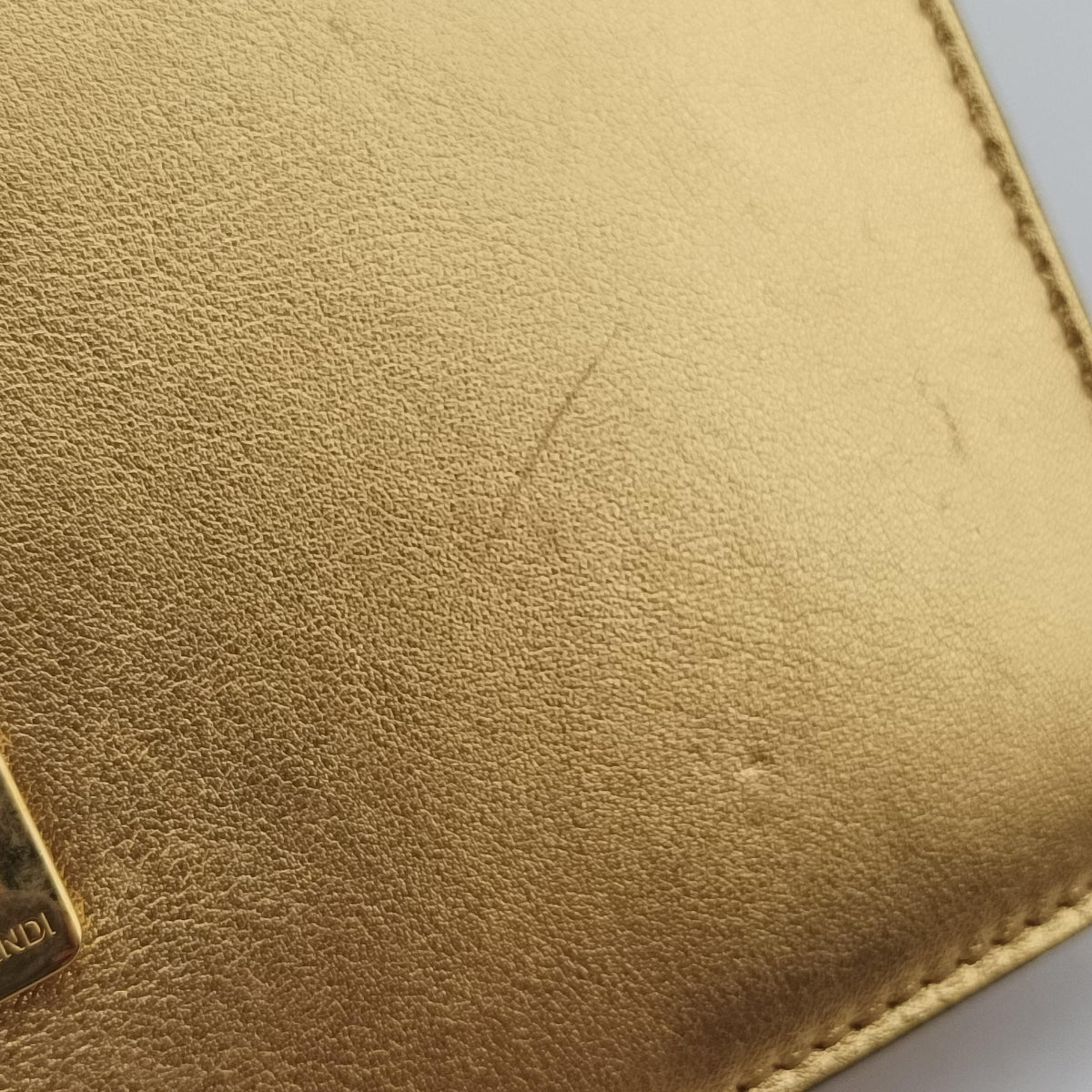 Pre-owned Fendi F is Golden Leather 8BS006 shoulderbag | stylenewstar