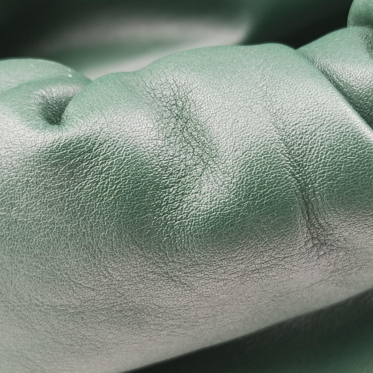 Secondhand Bottega Veneta THE Chain Pouch Green lambskin  shoulderbag | stylenewstar
