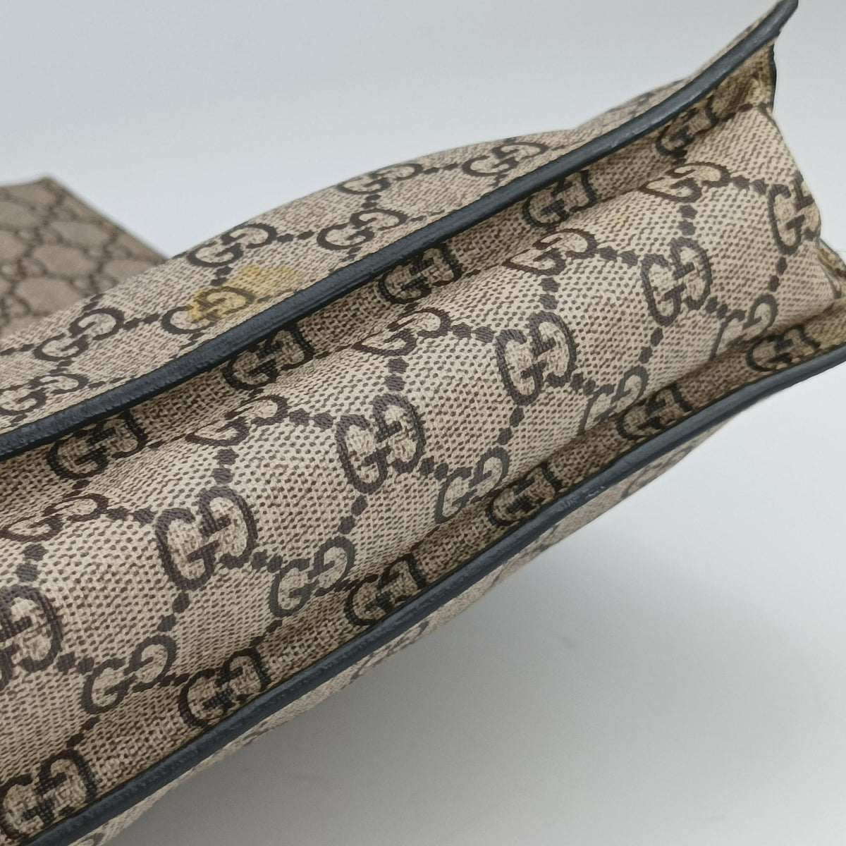 Pre-owned Gucci GG Supreme Bee beige×black PVC coated canvas×leather 450950 shoulderbag | stylenewstar