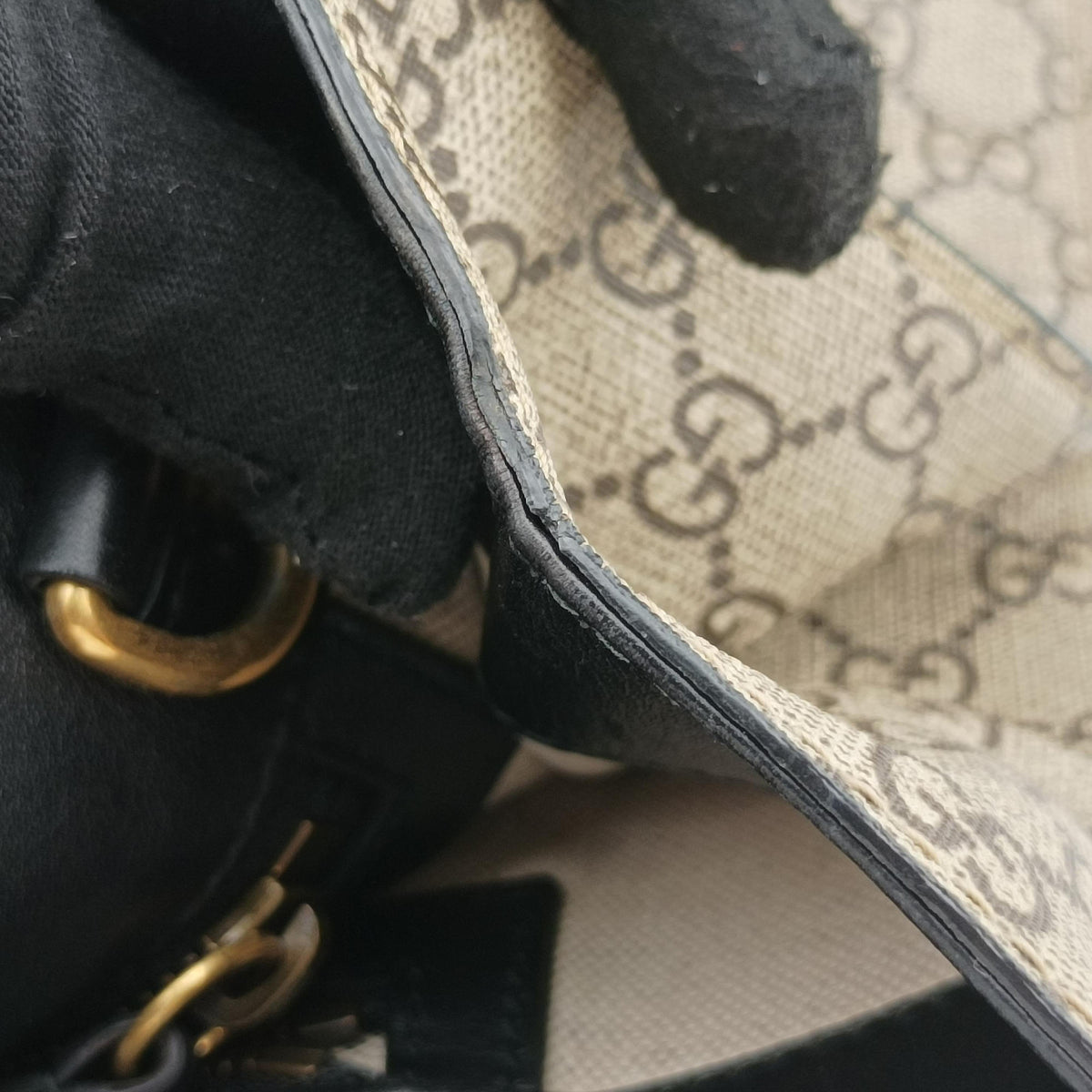 Pre-owned Gucci GG Supreme Bee beige×black PVC coated canvas×leather 450950 shoulderbag | stylenewstar
