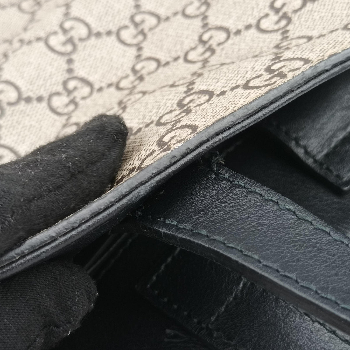 Pre-owned Gucci GG Supreme Bee beige×black PVC coated canvas×leather 450950 shoulderbag | stylenewstar