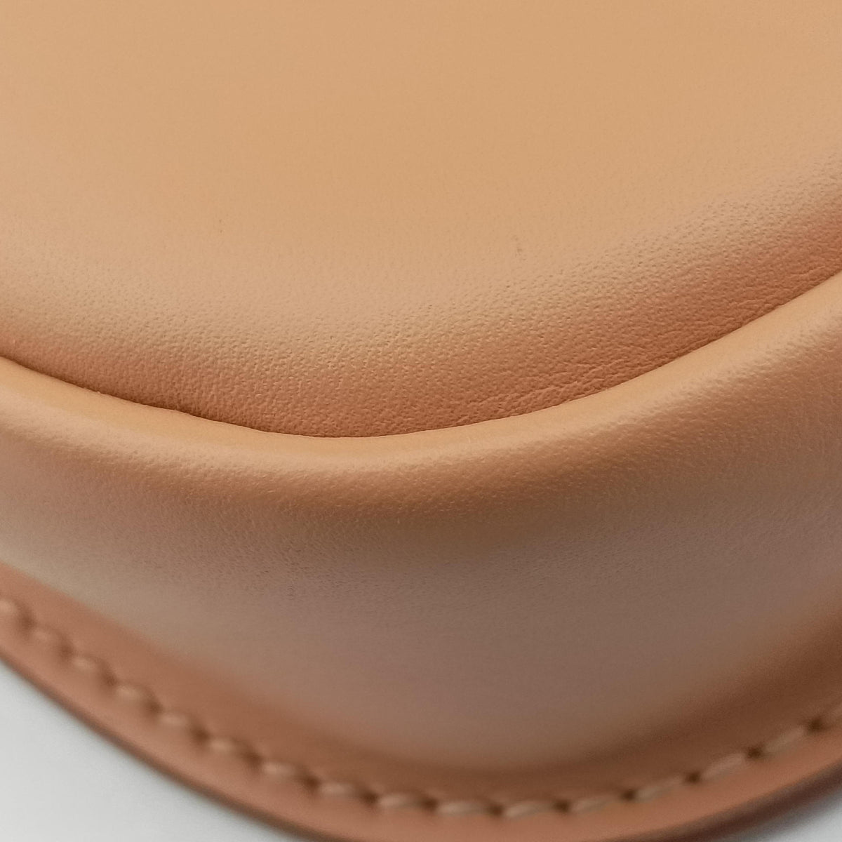 Pre-owned Yves Saint Laurent KAIA small Beige Leather 623097 shoulderbag | stylenewstar