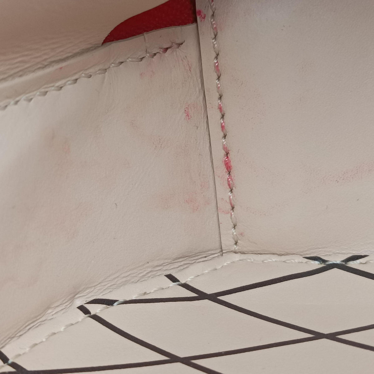 Pre-owned Louis Vuitton BOITE CHAPEAU SOUPLE Rouge Vernis M90498 shoulderbag | stylenewstar