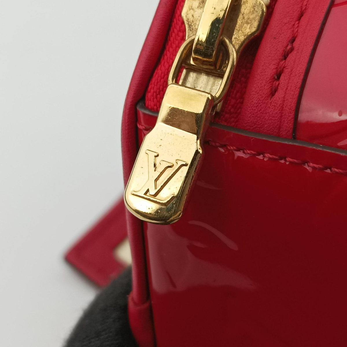 Pre-owned Louis Vuitton BOITE CHAPEAU SOUPLE Rouge Vernis M90498 shoulderbag | stylenewstar