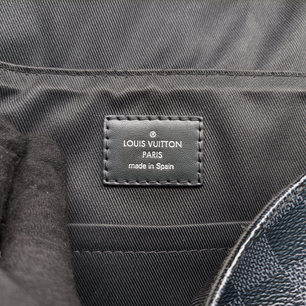 Pre-owned Louis Vuitton District PM NM LV Alps BLACK×Multicolor DAMIER GRAPHITE CANVAS N40040 shoulderbag | stylenewstar