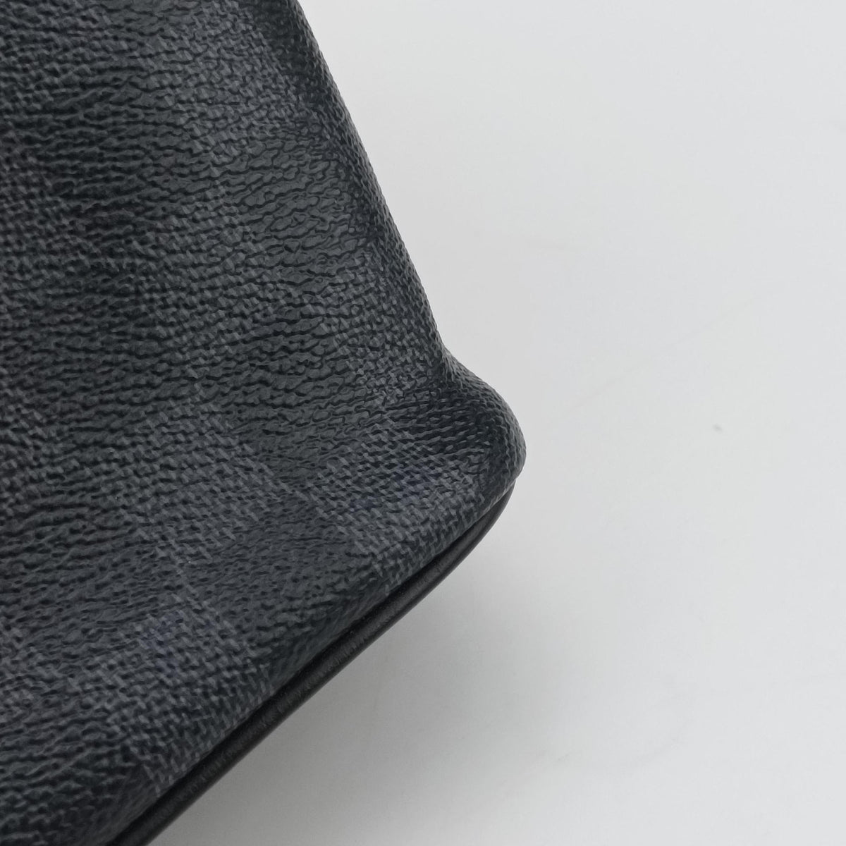 Secondhand Louis Vuitton District PM NM LV Alps BLACK×Multicolor DAMIER GRAPHITE CANVAS N40040 shoulderbag | stylenewstar