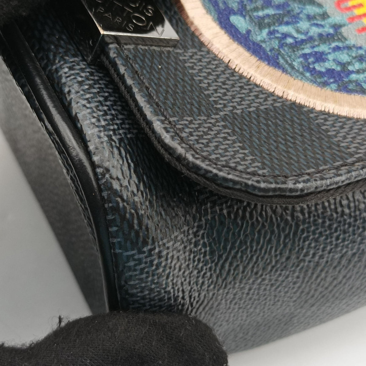 Secondhand Louis Vuitton District PM NM LV Alps BLACK×Multicolor DAMIER GRAPHITE CANVAS N40040 shoulderbag | stylenewstar