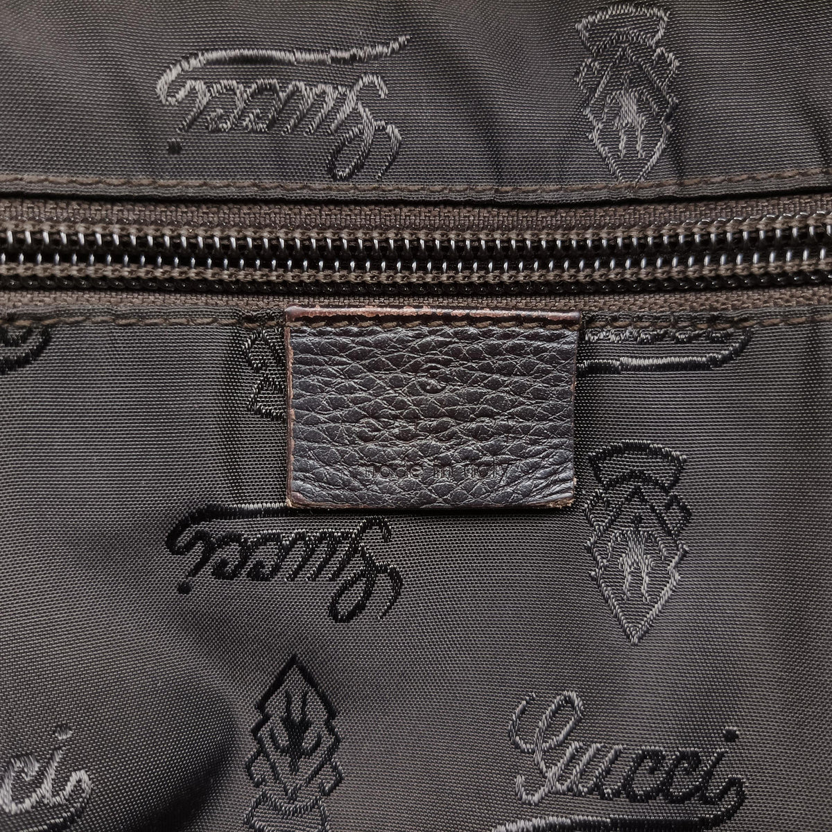 Vintage Gucci Guccissima Messenger Black Leather 223665 shoulderbag | stylenewstar