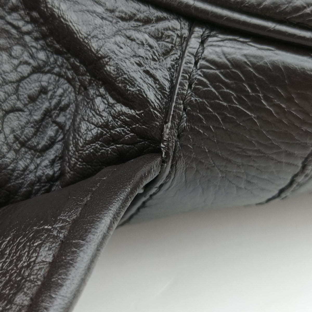 Vintage Gucci Guccissima Messenger Black Leather 223665 shoulderbag | stylenewstar