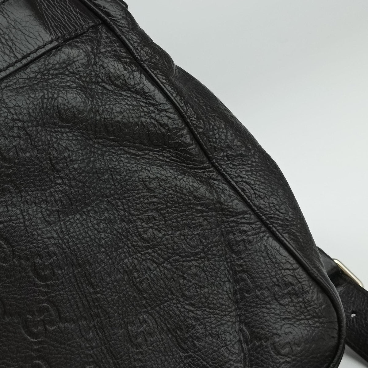 Vintage Gucci Guccissima Messenger Black Leather 223665 shoulderbag | stylenewstar