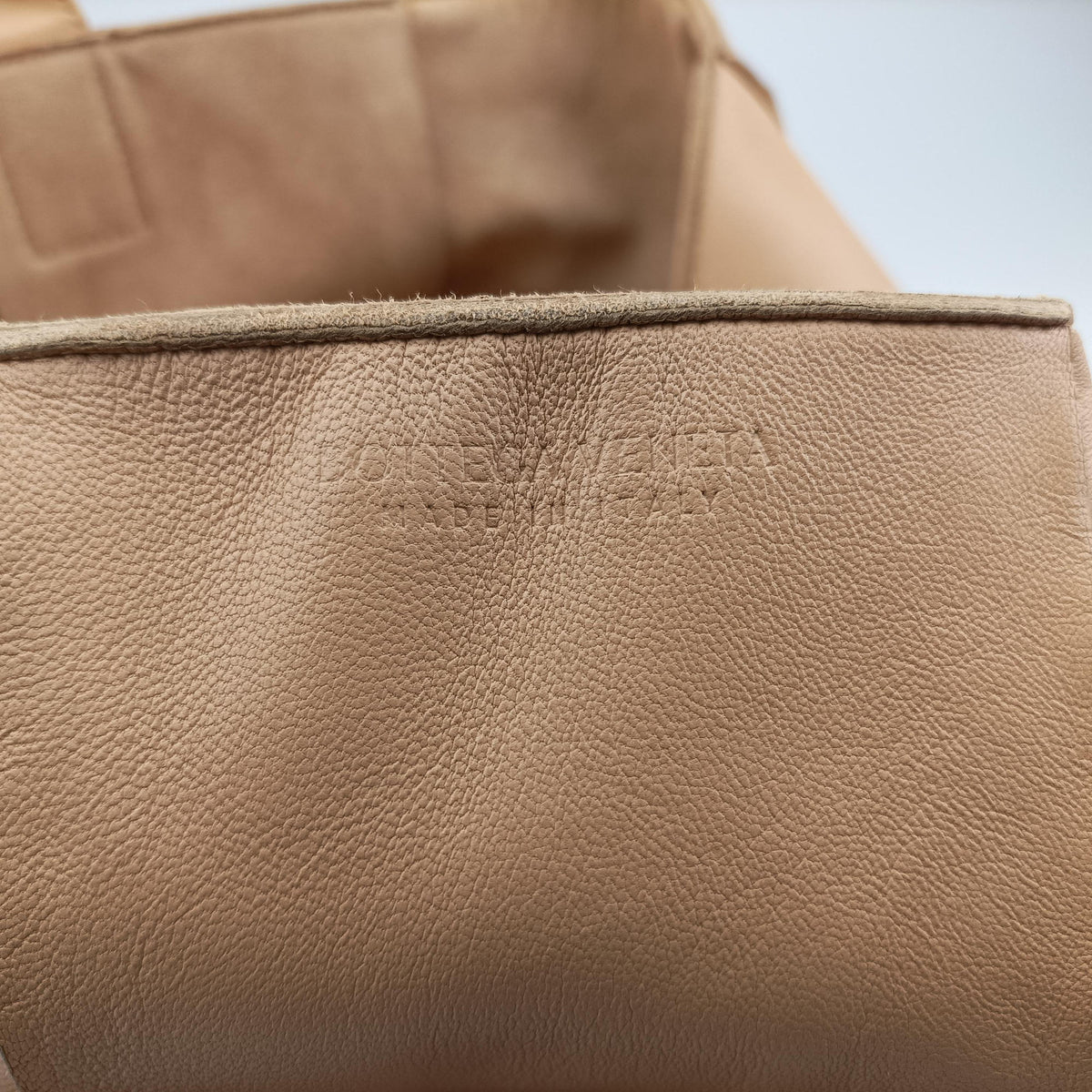 Pre-owned Bottega Veneta THE ARCO Tote Camel lambskin  handbag | stylenewstar