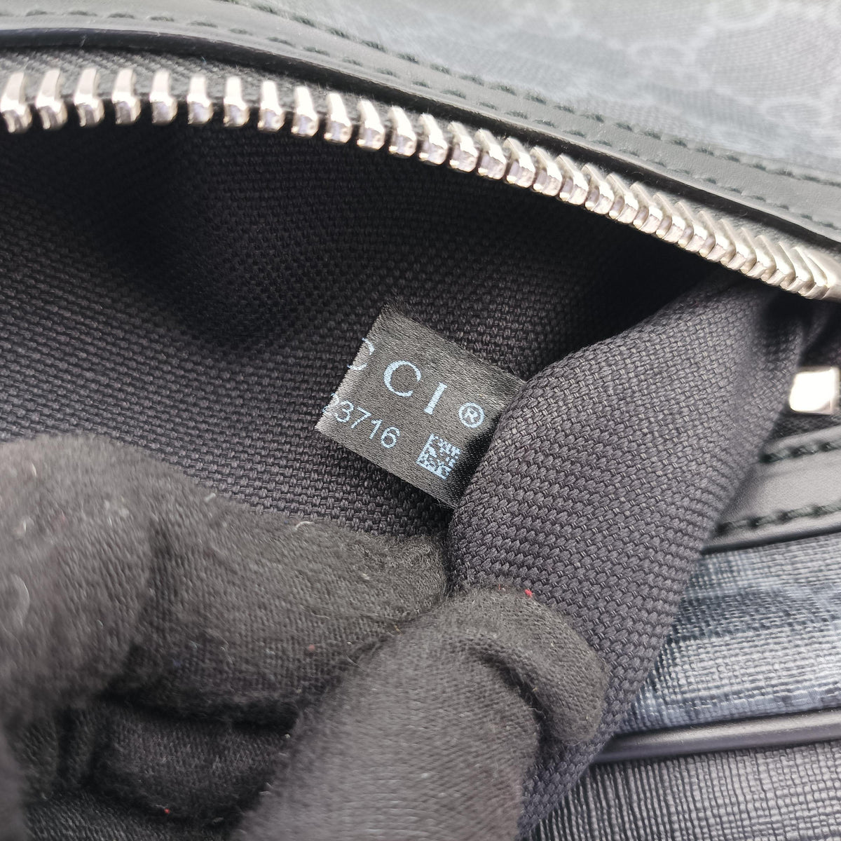 Secondhand Gucci GG Supreme Navy x Black PVC coated canvas 478325 bum bag/waist bag | stylenewstar