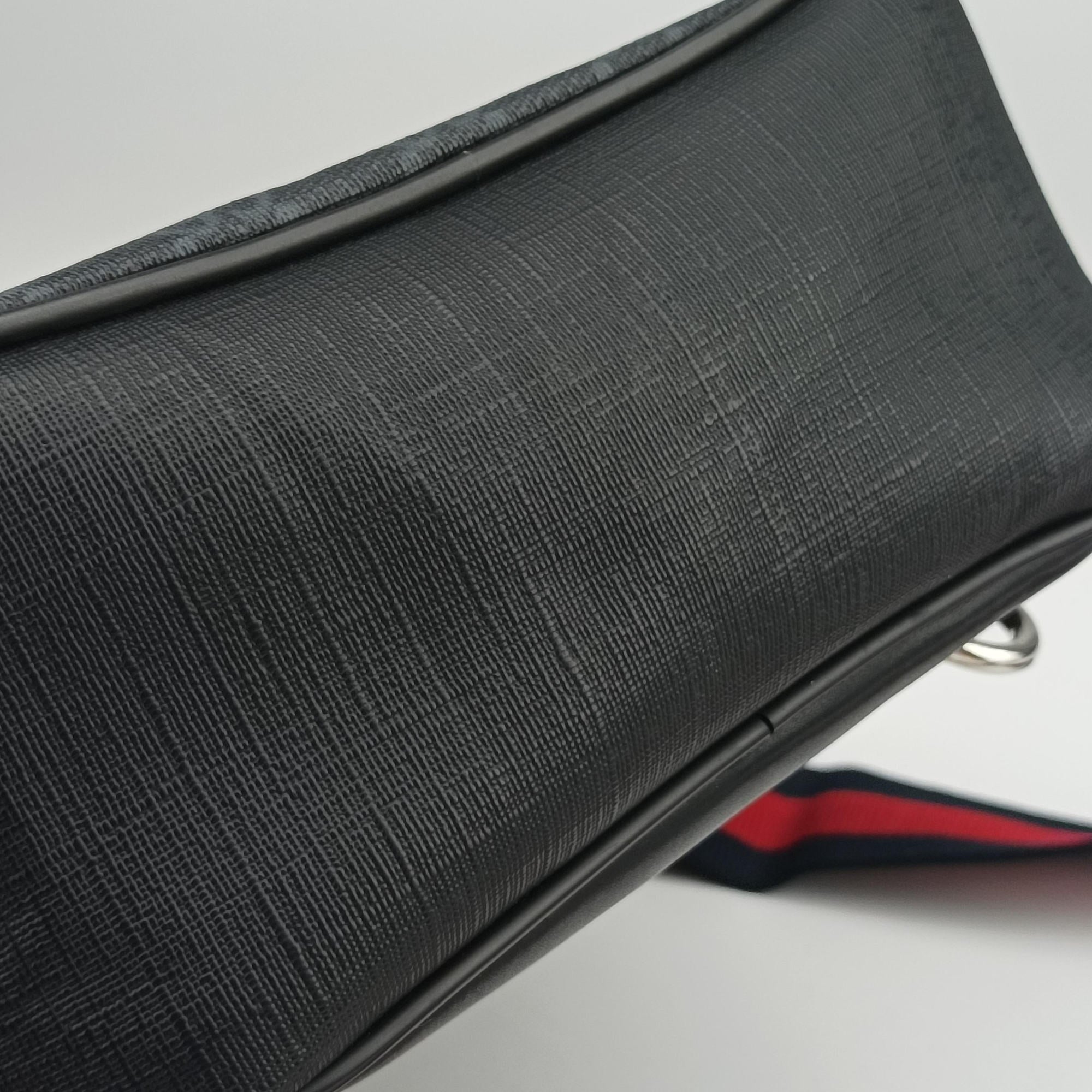 Secondhand Gucci GG Supreme Navy x Black PVC coated canvas 478325 bum bag/waist bag | stylenewstar