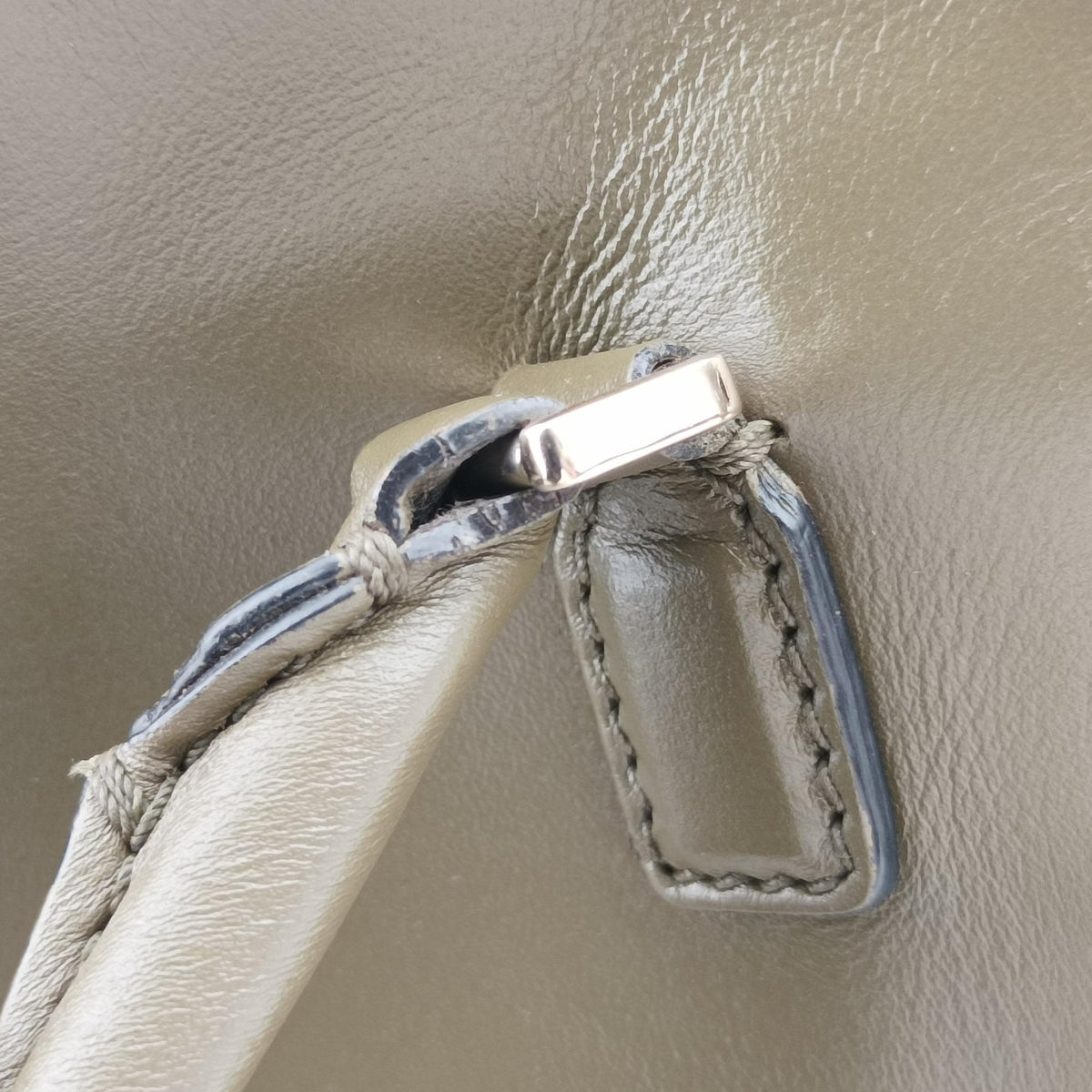 Pre-owned Valentino Rockstud Green Leather  shoulderbag | stylenewstar