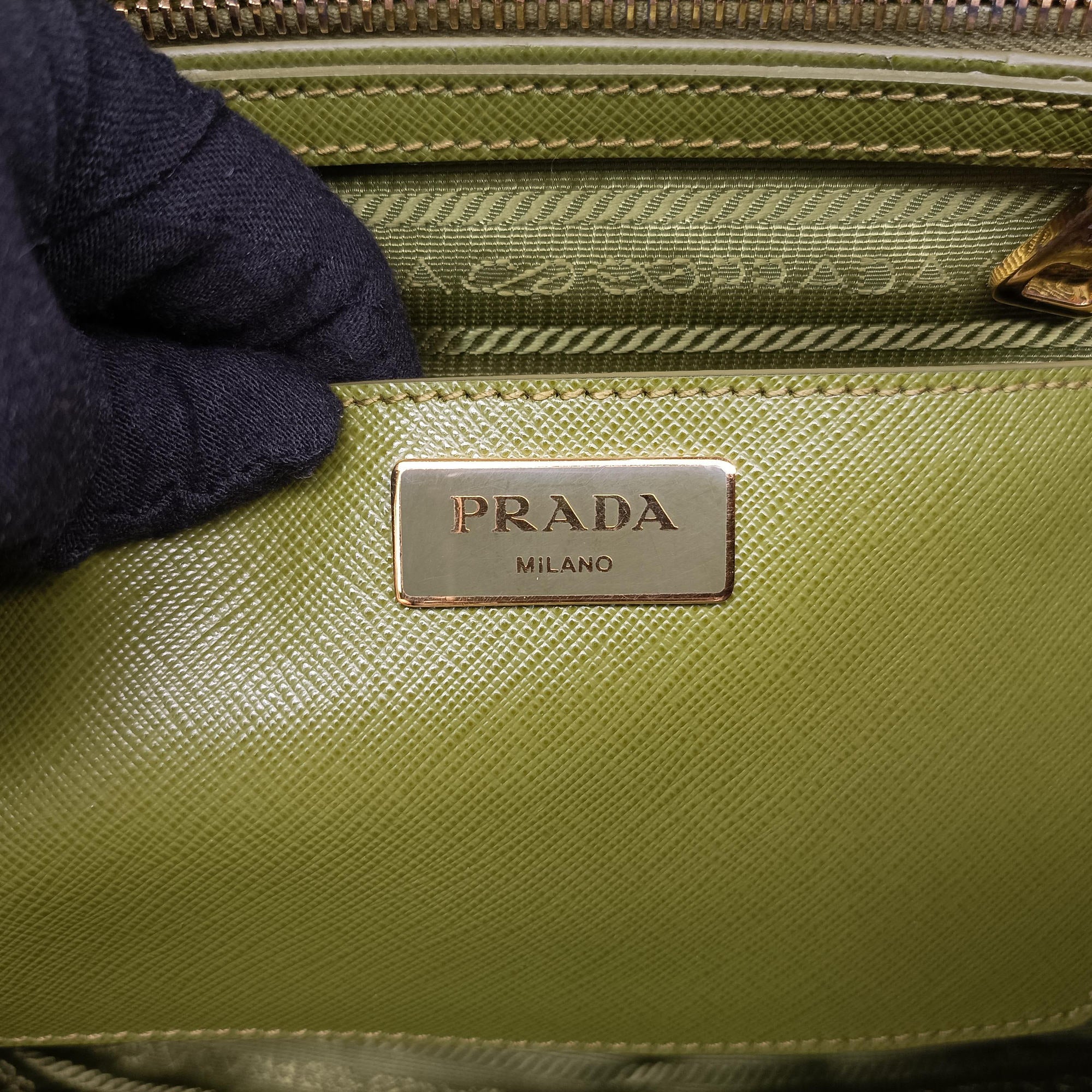 Pre-owned Prada Galleria Green SAFFIANO Leather BN2274 shoulderbag | stylenewstar