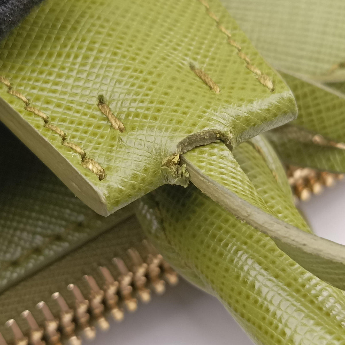 Pre-owned Prada Galleria Green SAFFIANO Leather BN2274 shoulderbag | stylenewstar