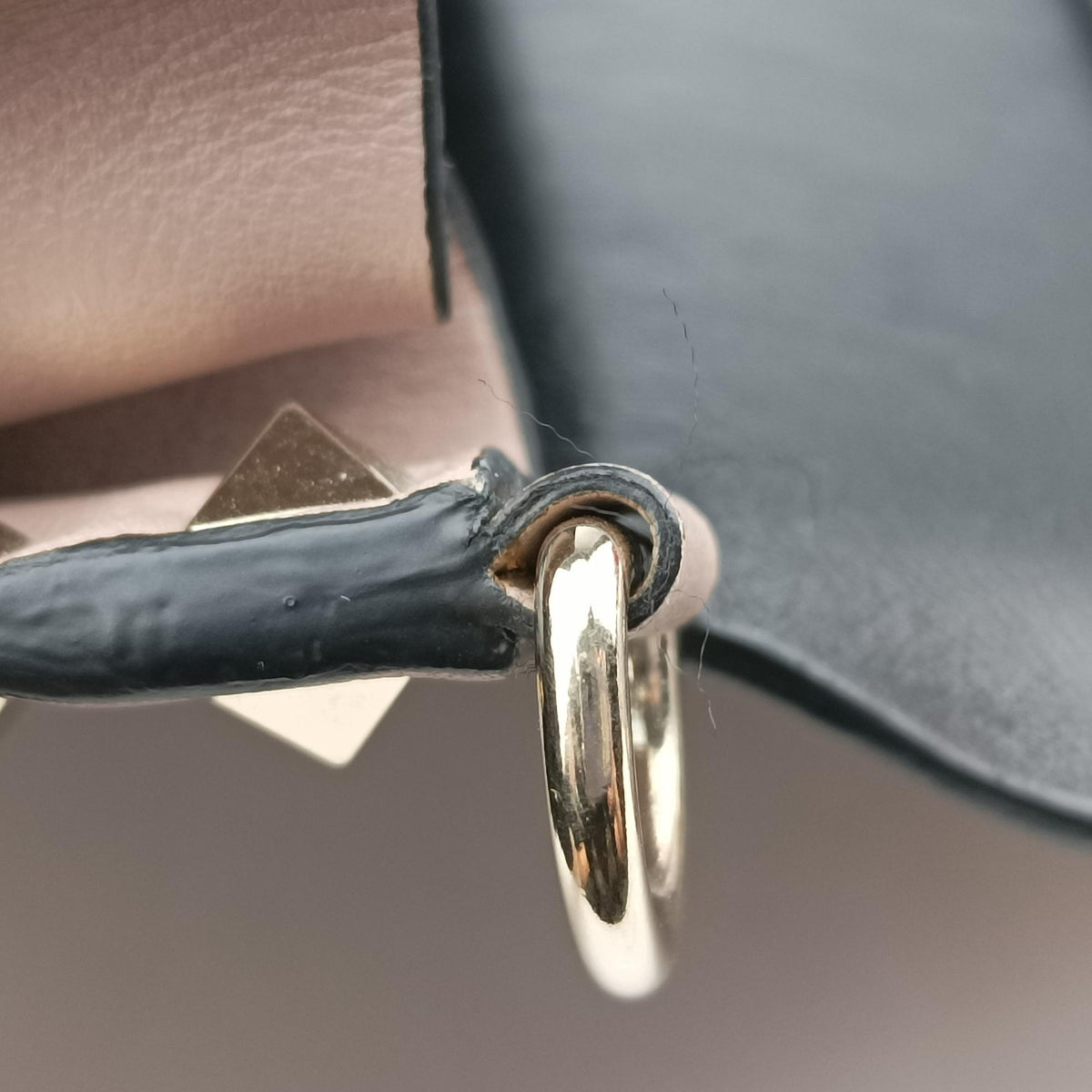 Vintage Valentino Rockstud Pink leather  shoulderbag | stylenewstar