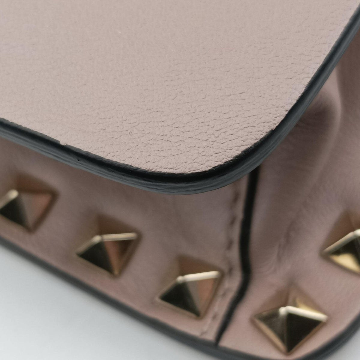 Vintage Valentino Rockstud Pink leather  shoulderbag | stylenewstar