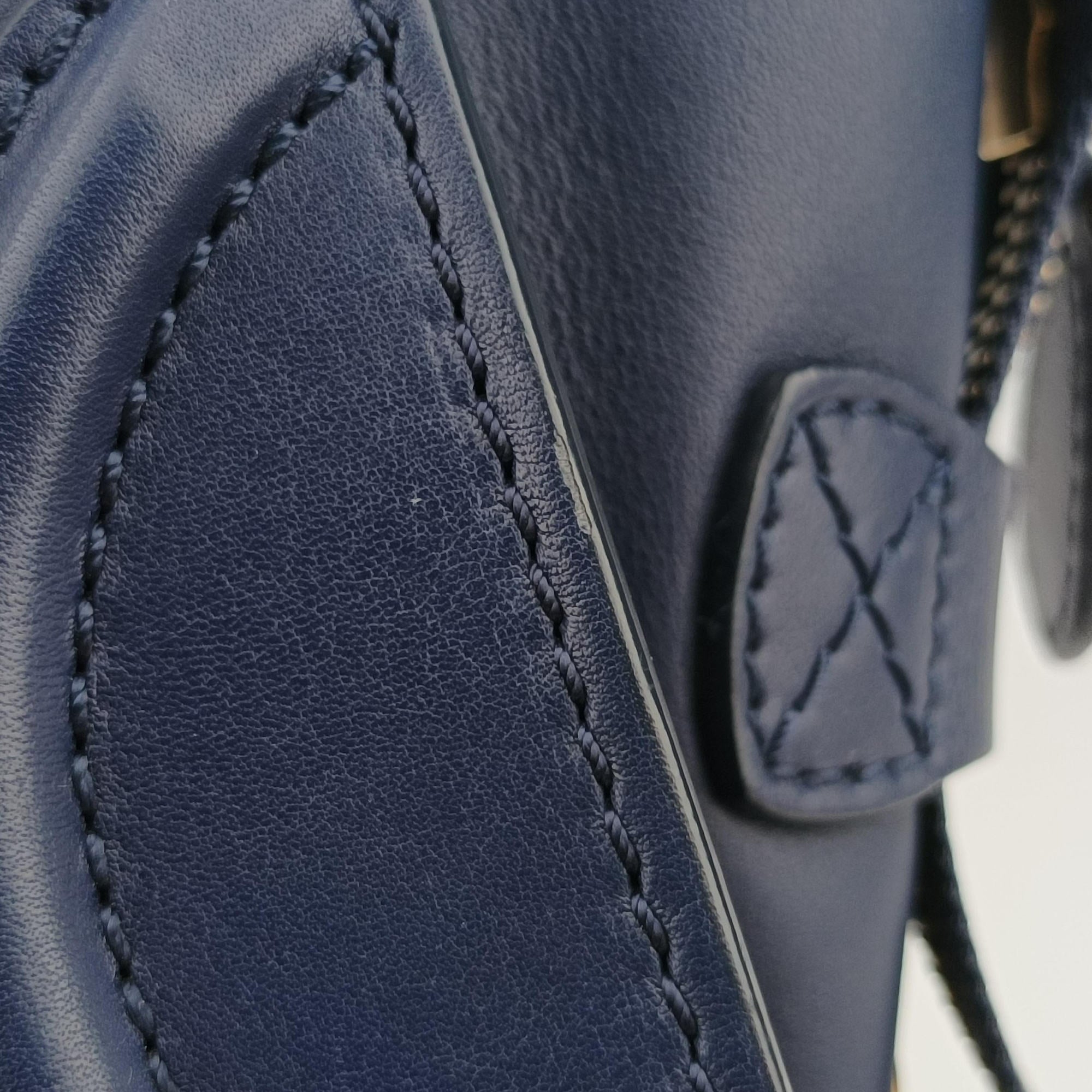 Secondhand Celine Luggage Mini Shopper Navy Leather  handbag | stylenewstar