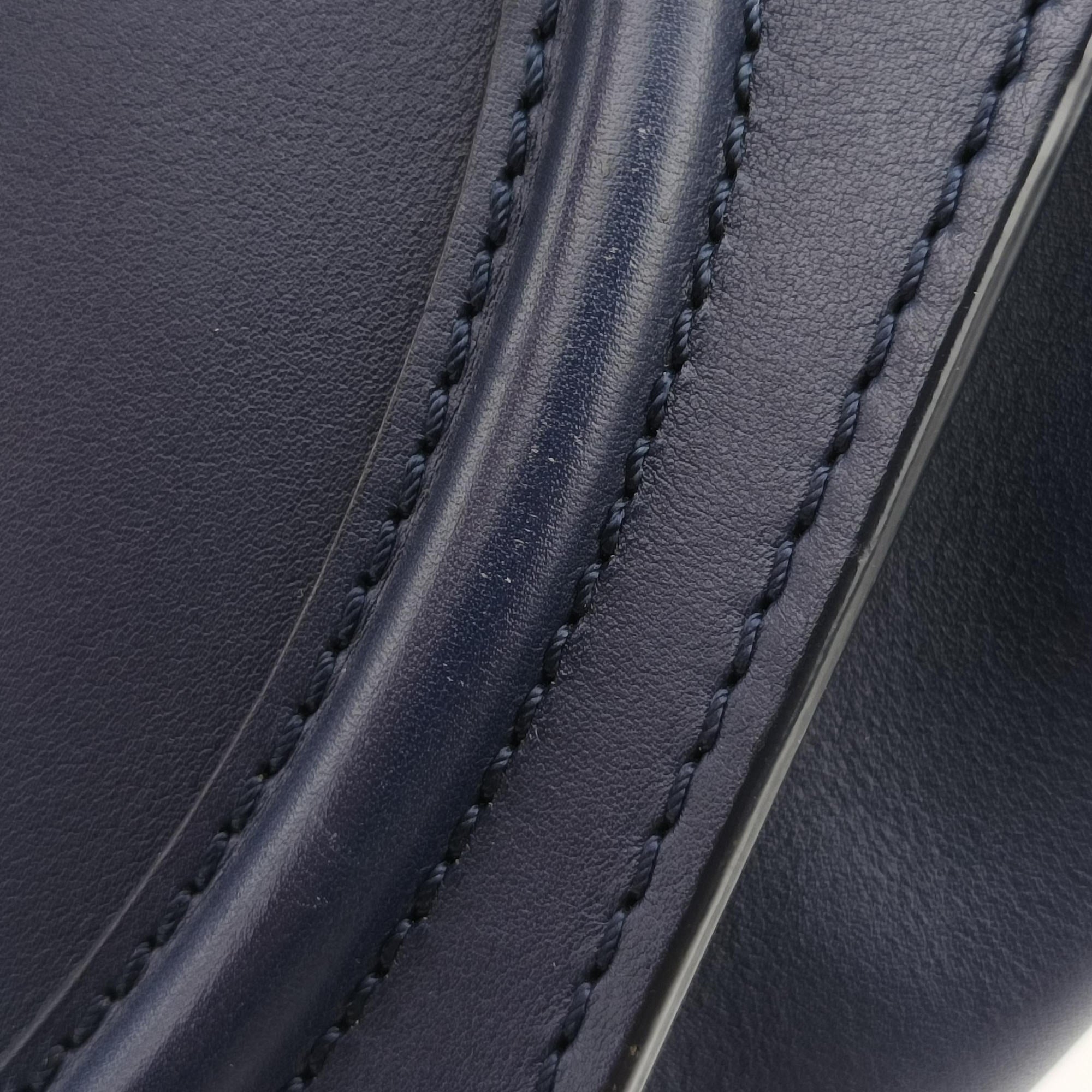 Secondhand Celine Luggage Mini Shopper Navy Leather  handbag | stylenewstar
