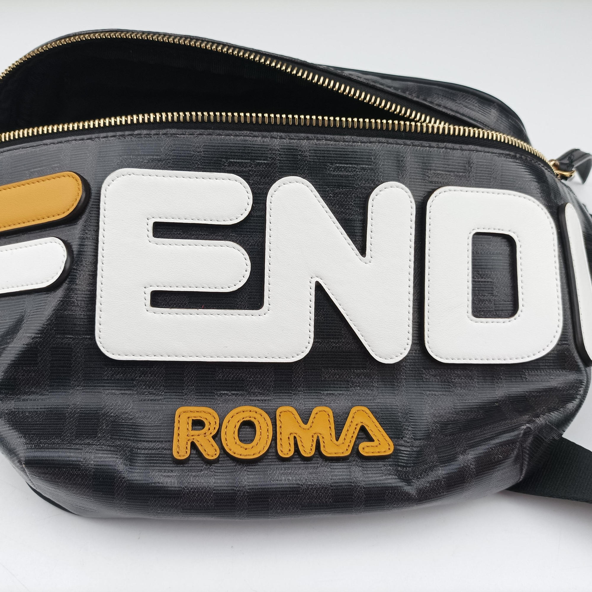Pre-owned Fendi Zucca Diagonal Pattern Black PVC Coated Canvas 7VA434 bum bag/waist bag | stylenewstar