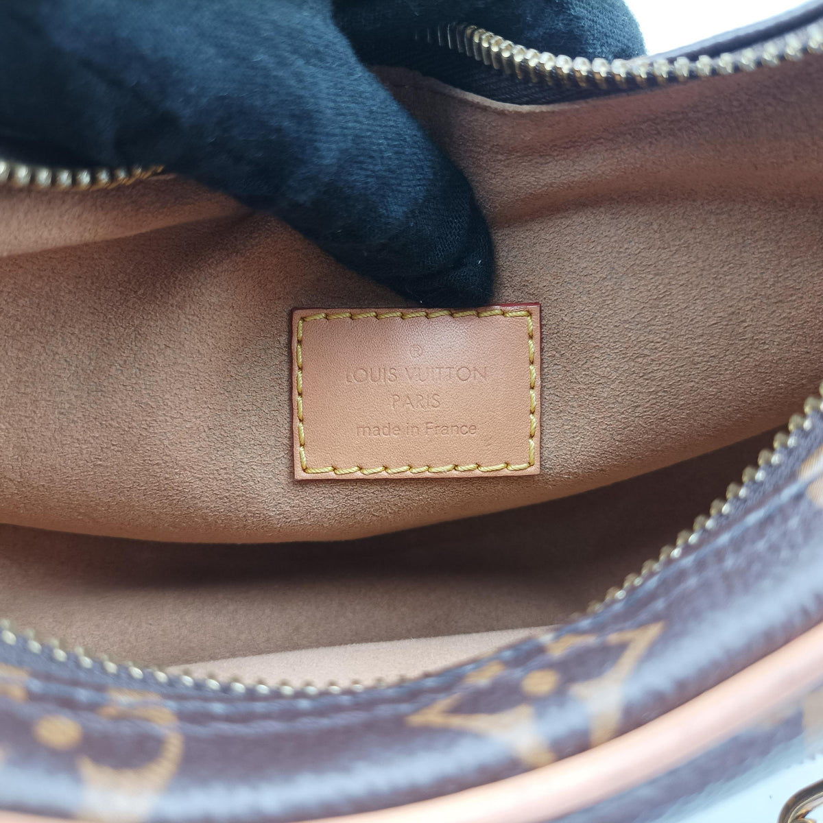 Vintage Louis Vuitton LOOP Brown×Beige Monogram Canvas M81098 shoulderbag | stylenewstar