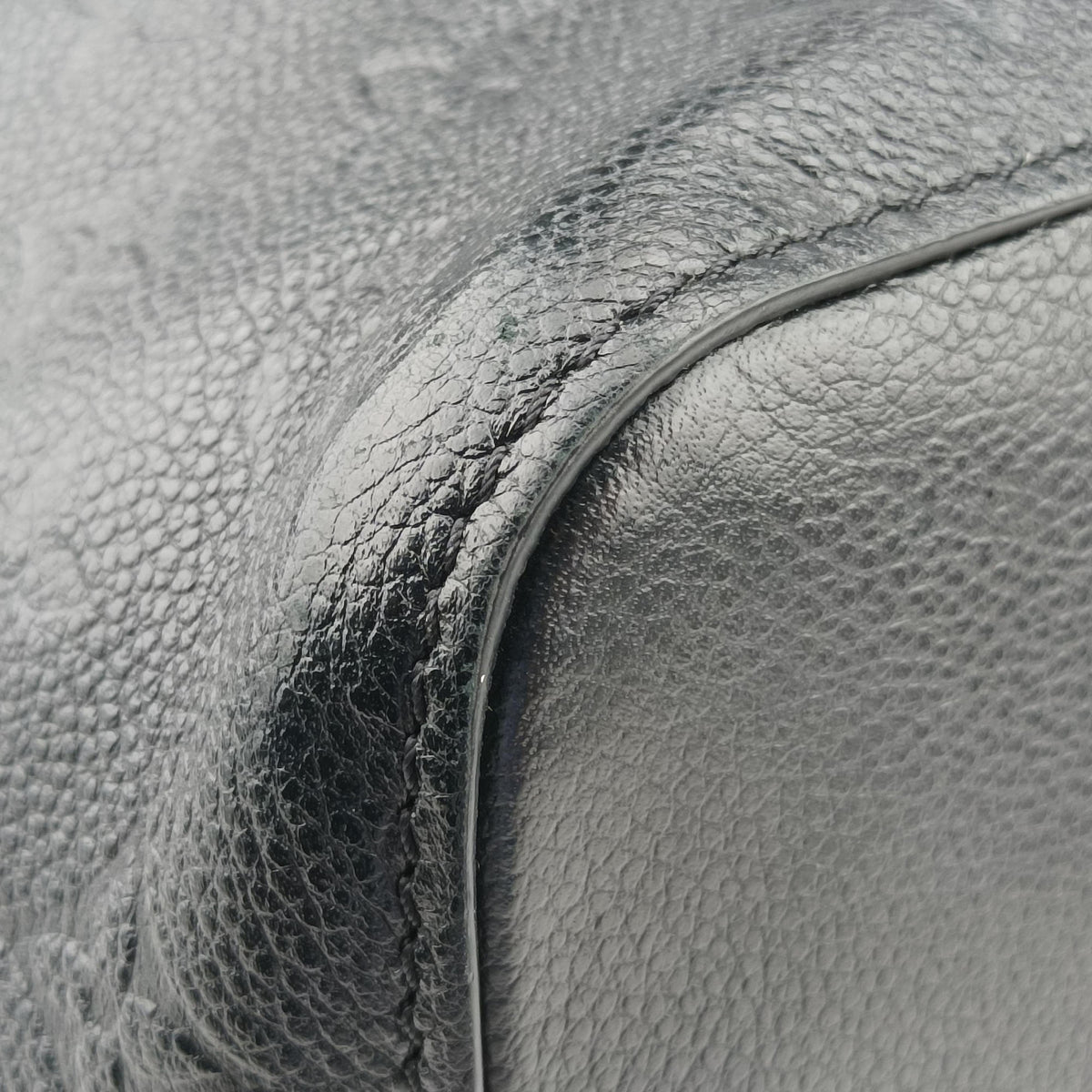 Pre-owned Louis Vuitton NeoNoe Noir Monogram Empreinte M45256 shoulderbag | stylenewstar