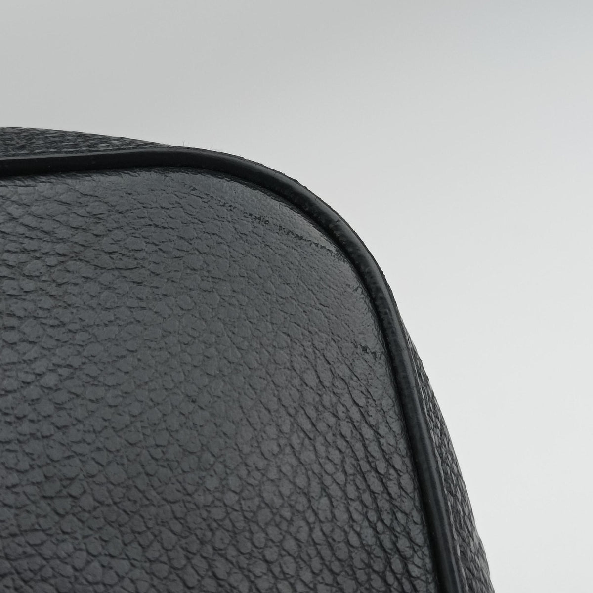 Pre-owned Louis Vuitton NeoNoe Noir Monogram Empreinte M45256 shoulderbag | stylenewstar