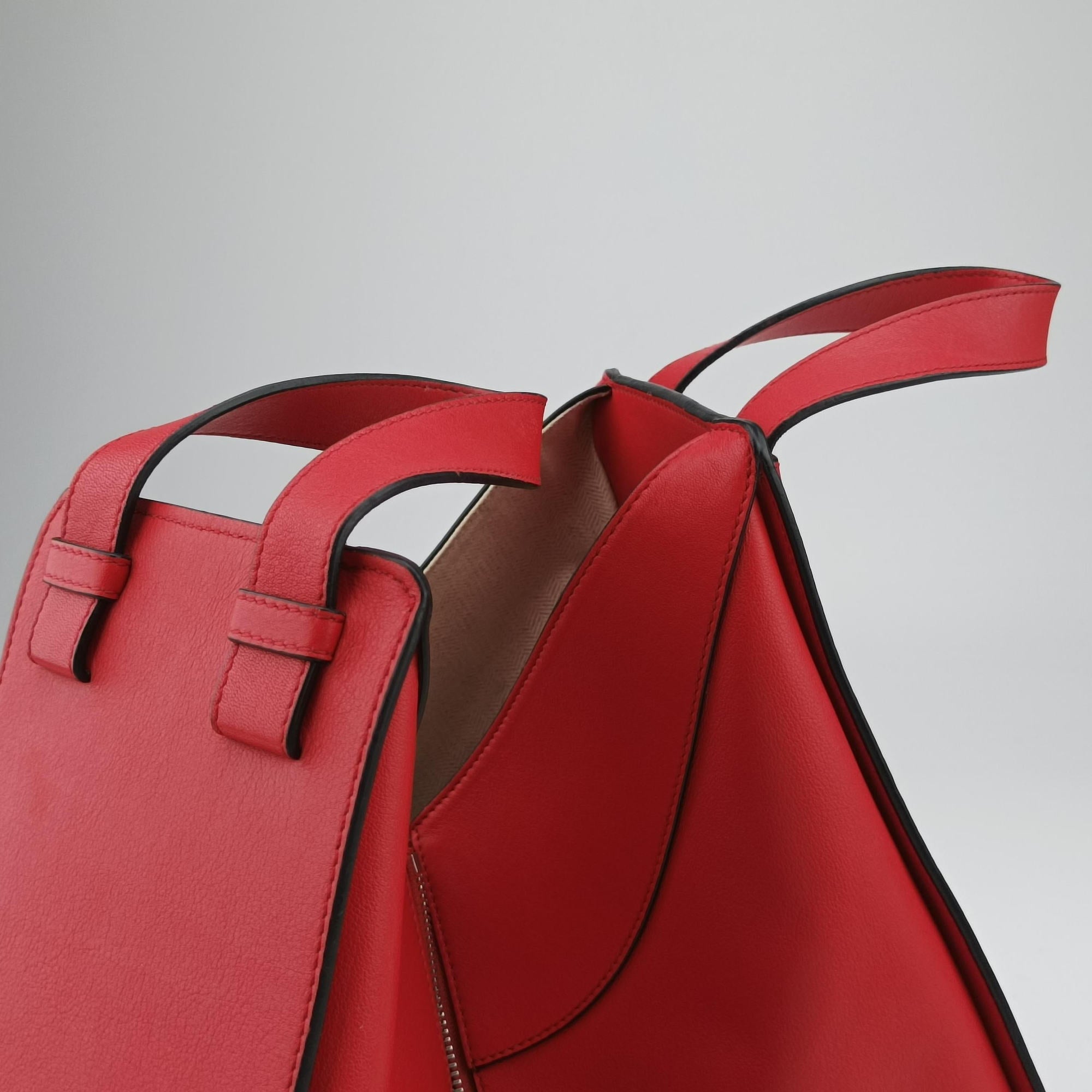 Secondhand Loewe Hammock Red Leather  shoulderbag | stylenewstar