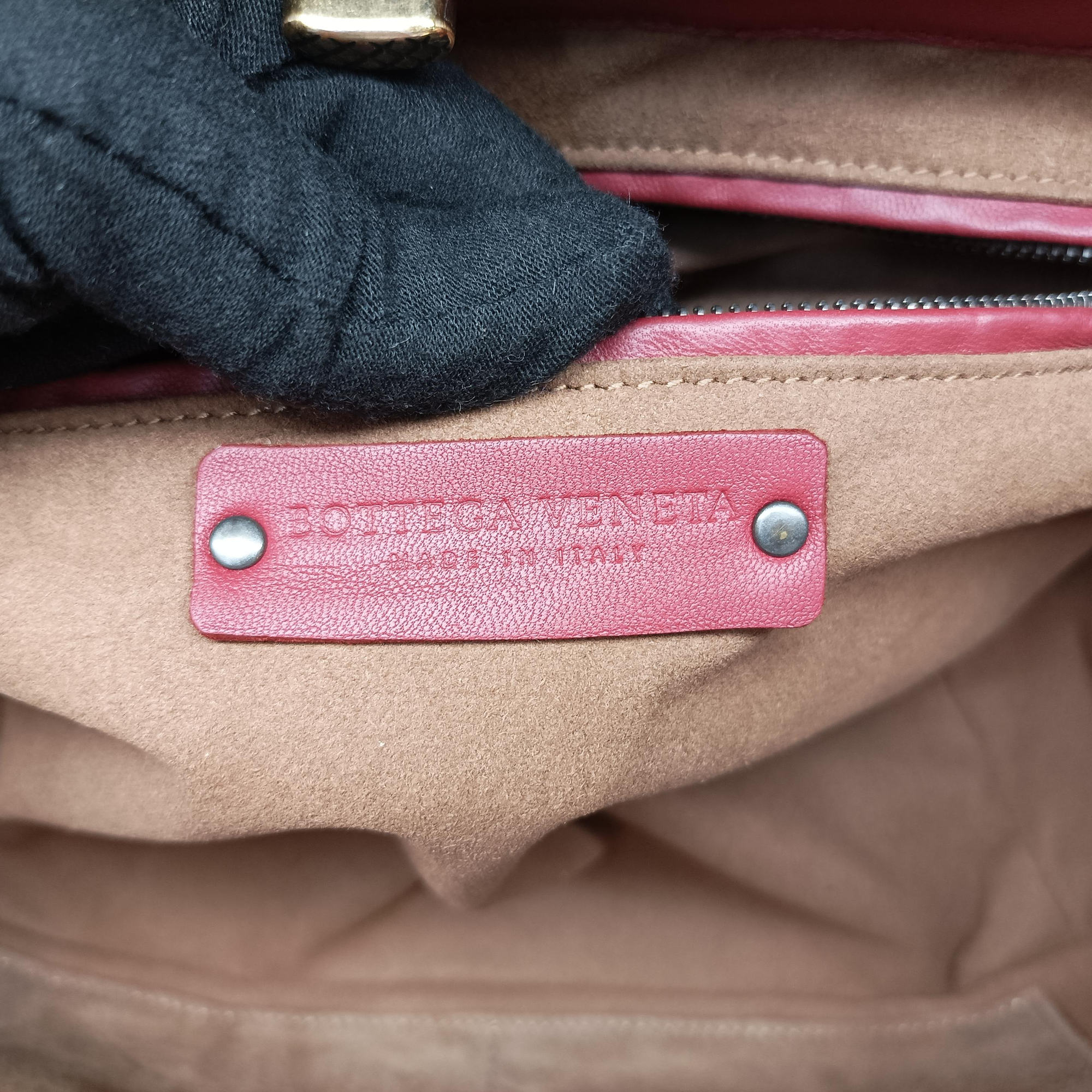 Pre-owned Bottega Veneta Intrecciato Ellitica Red lambskin  shoulderbag | stylenewstar